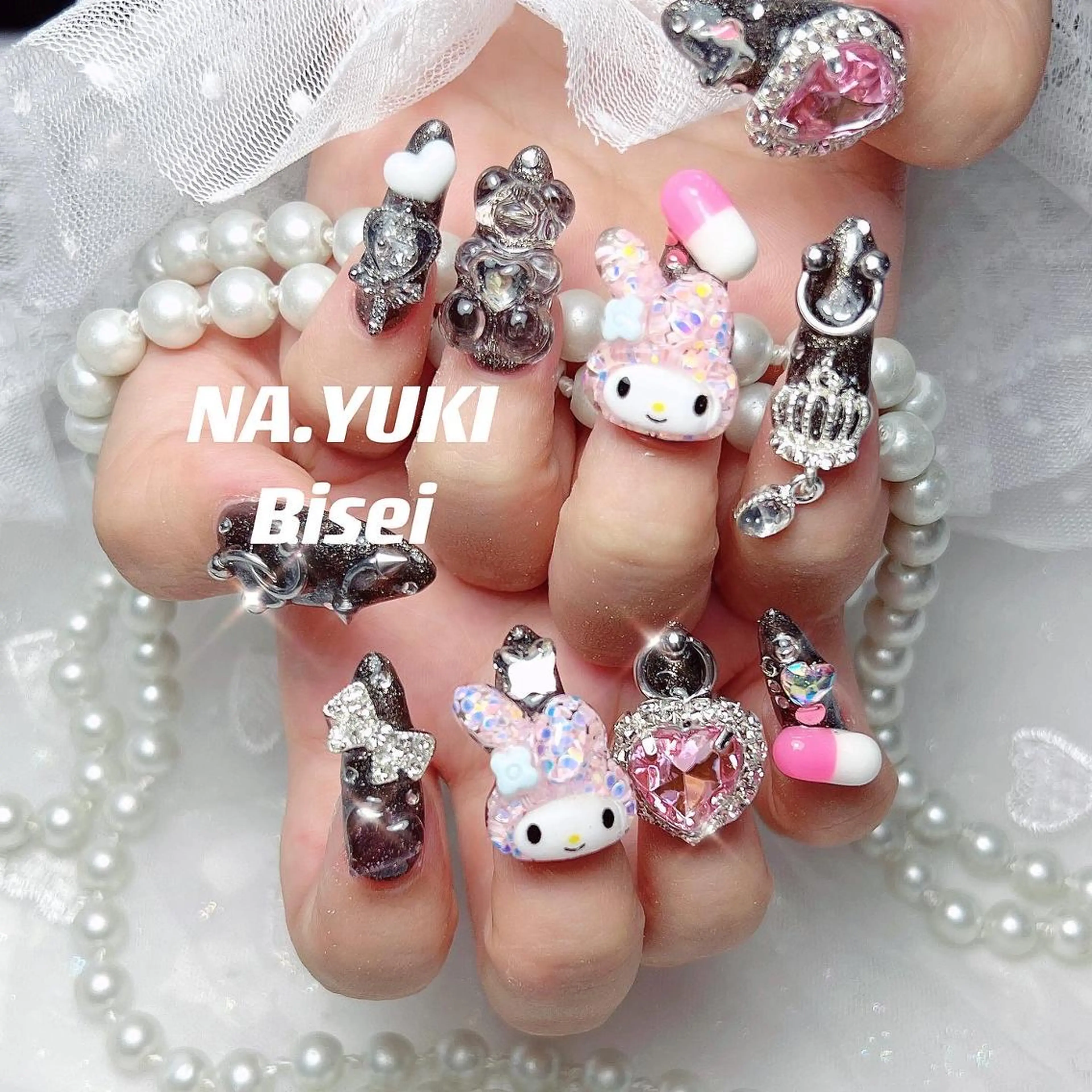 ネイル 🦋 Queenieのネイルデザイン