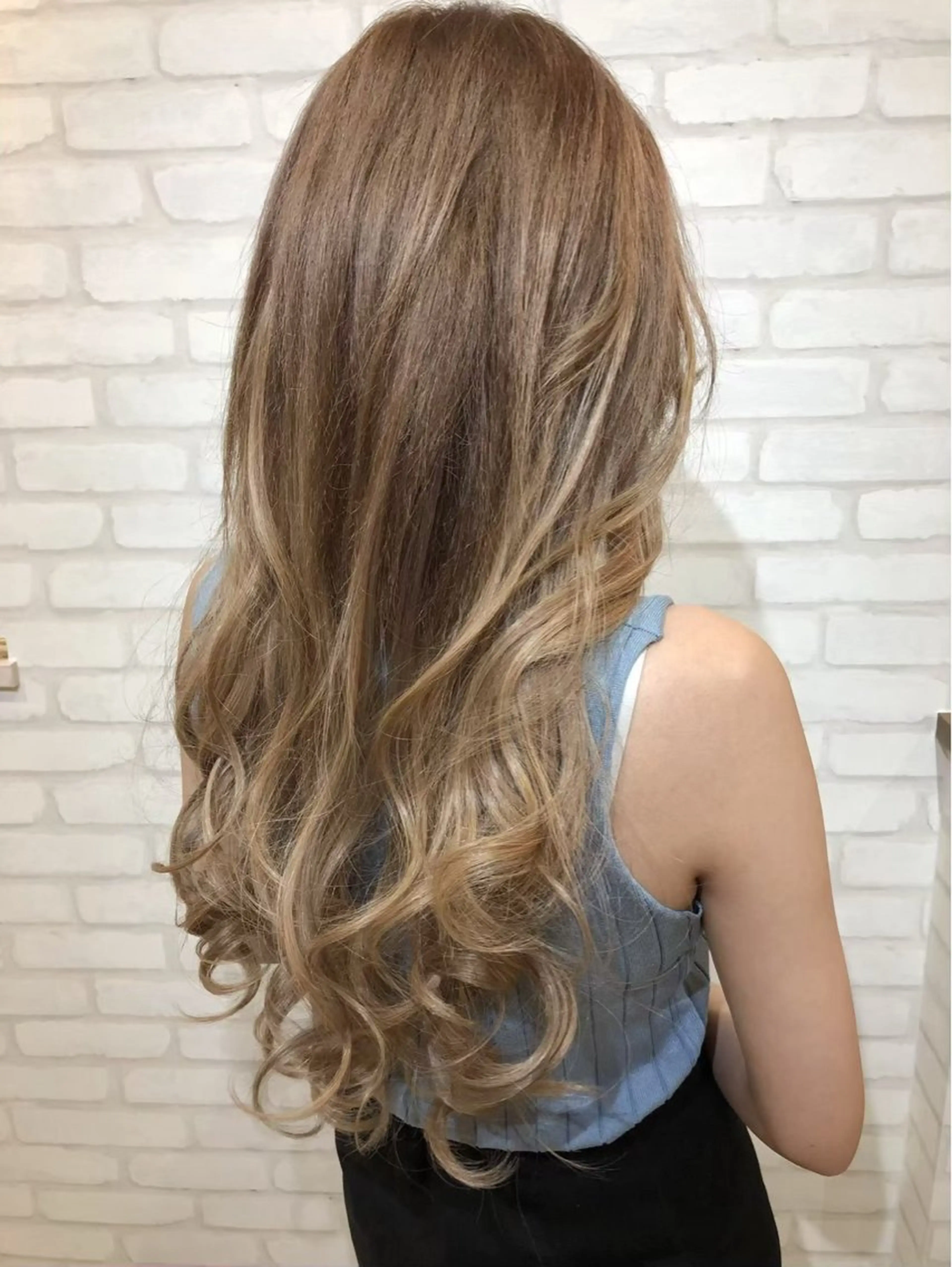 ロング カラー 🫧透明感カラー🫧 海田駅❄️Nao❄️のヘアスタイル