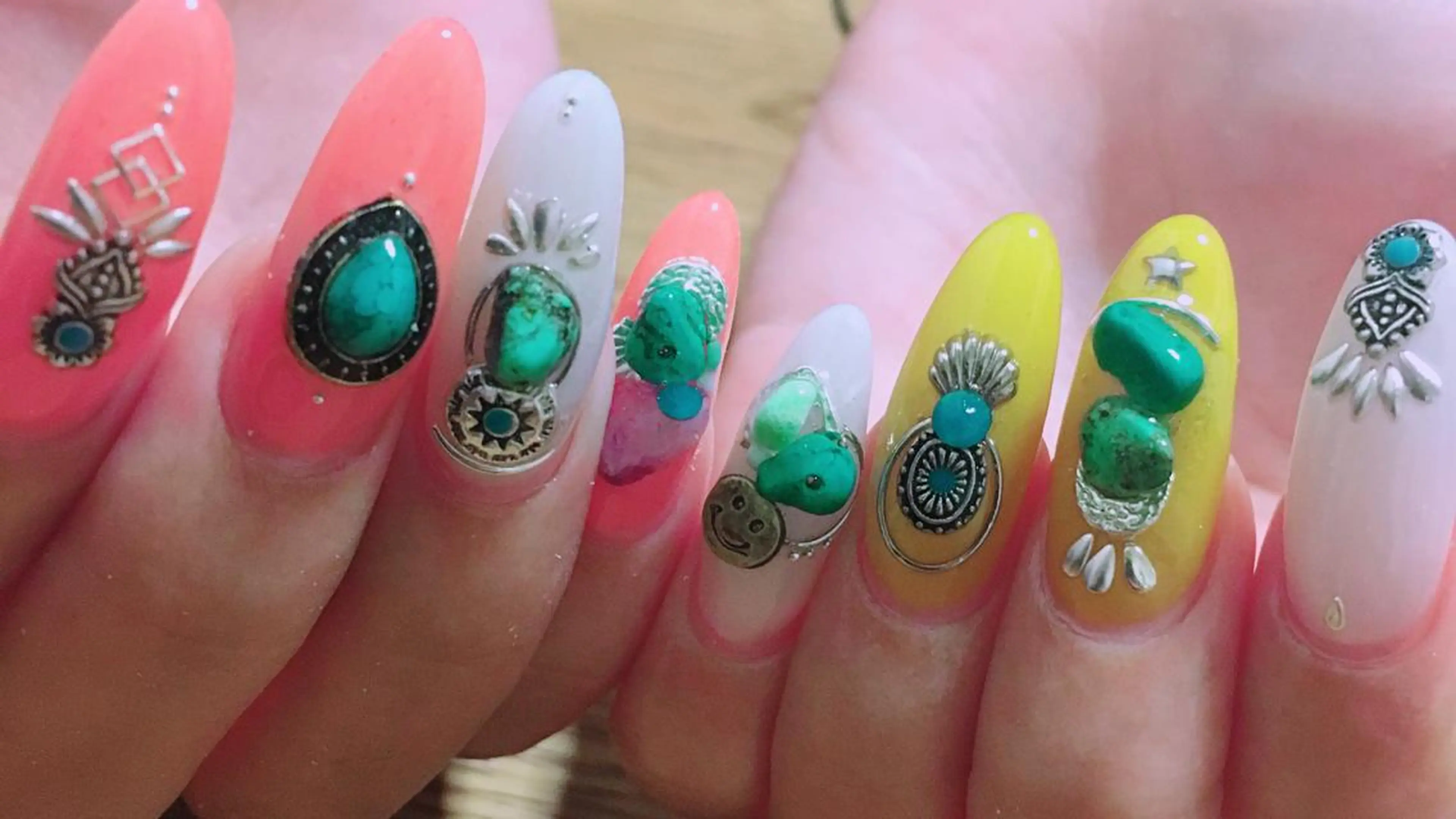 ネイル Lino nailのネイルデザイン