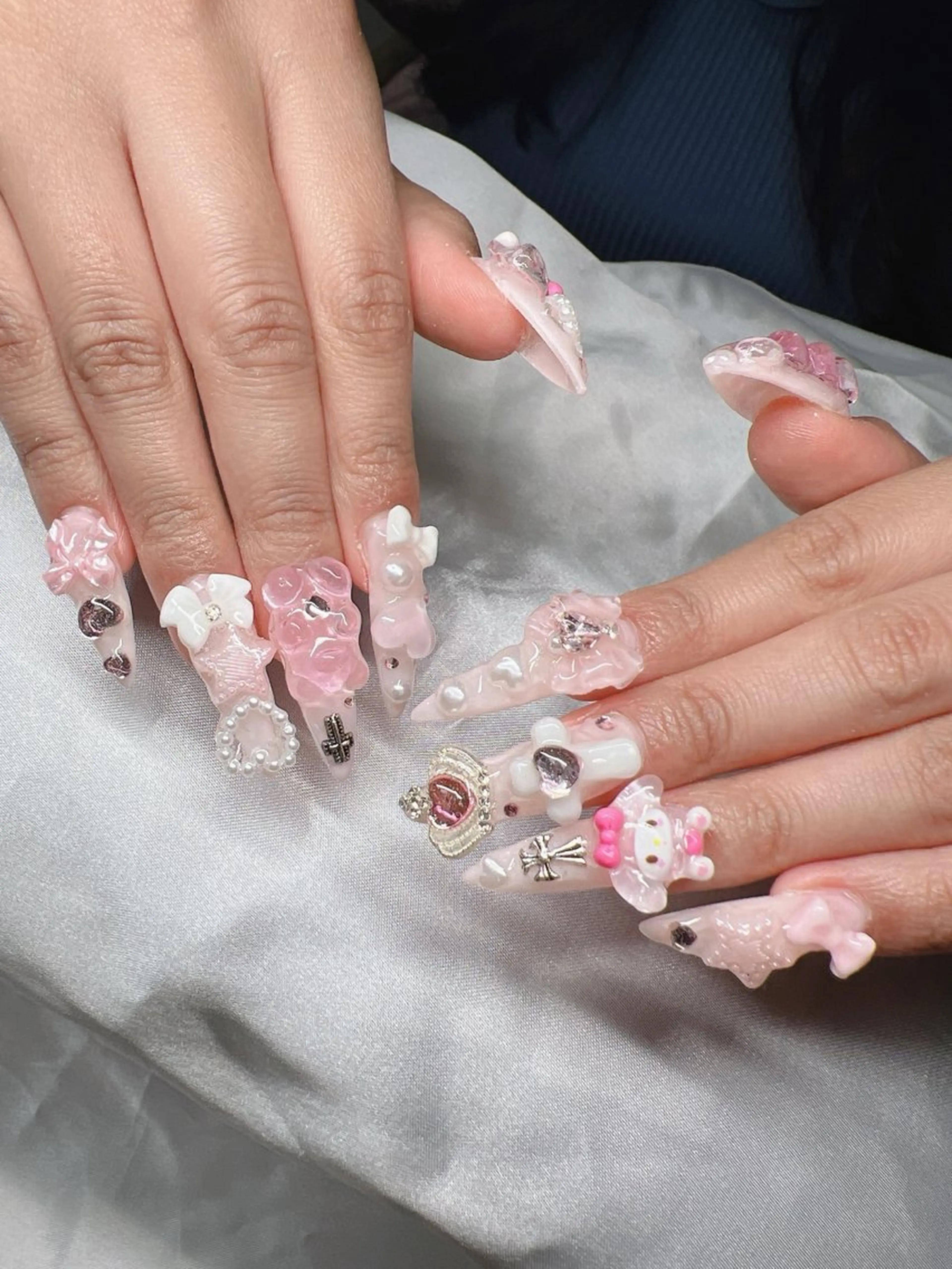 ネイル 長さ出し グラデーション 卒業式 キラキラネイル マグネットネイル Lee Nailsのネイルデザイン