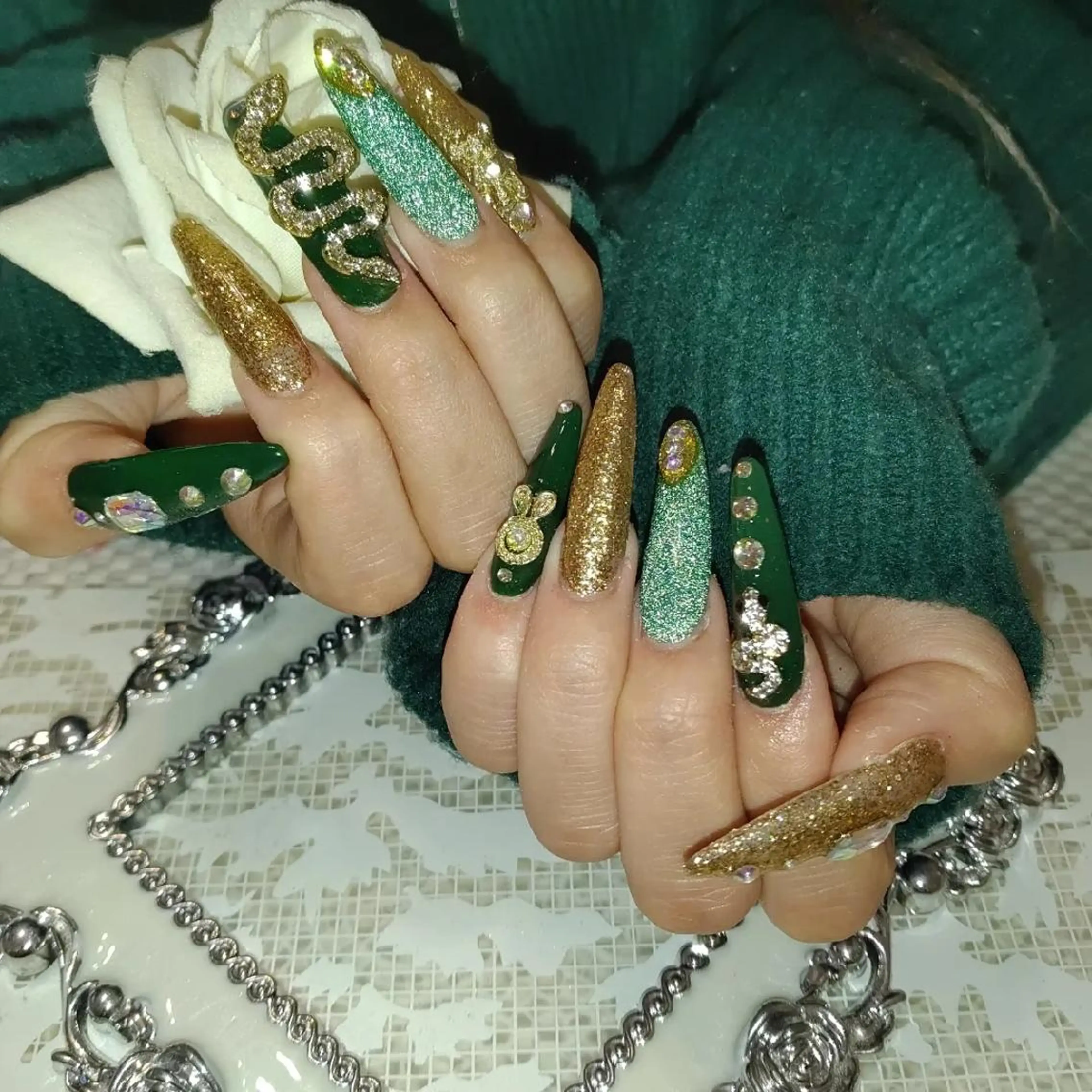 ネイル ロングネイル スカルプネイル エステとネイル ローズコンフォートのネイルデザイン