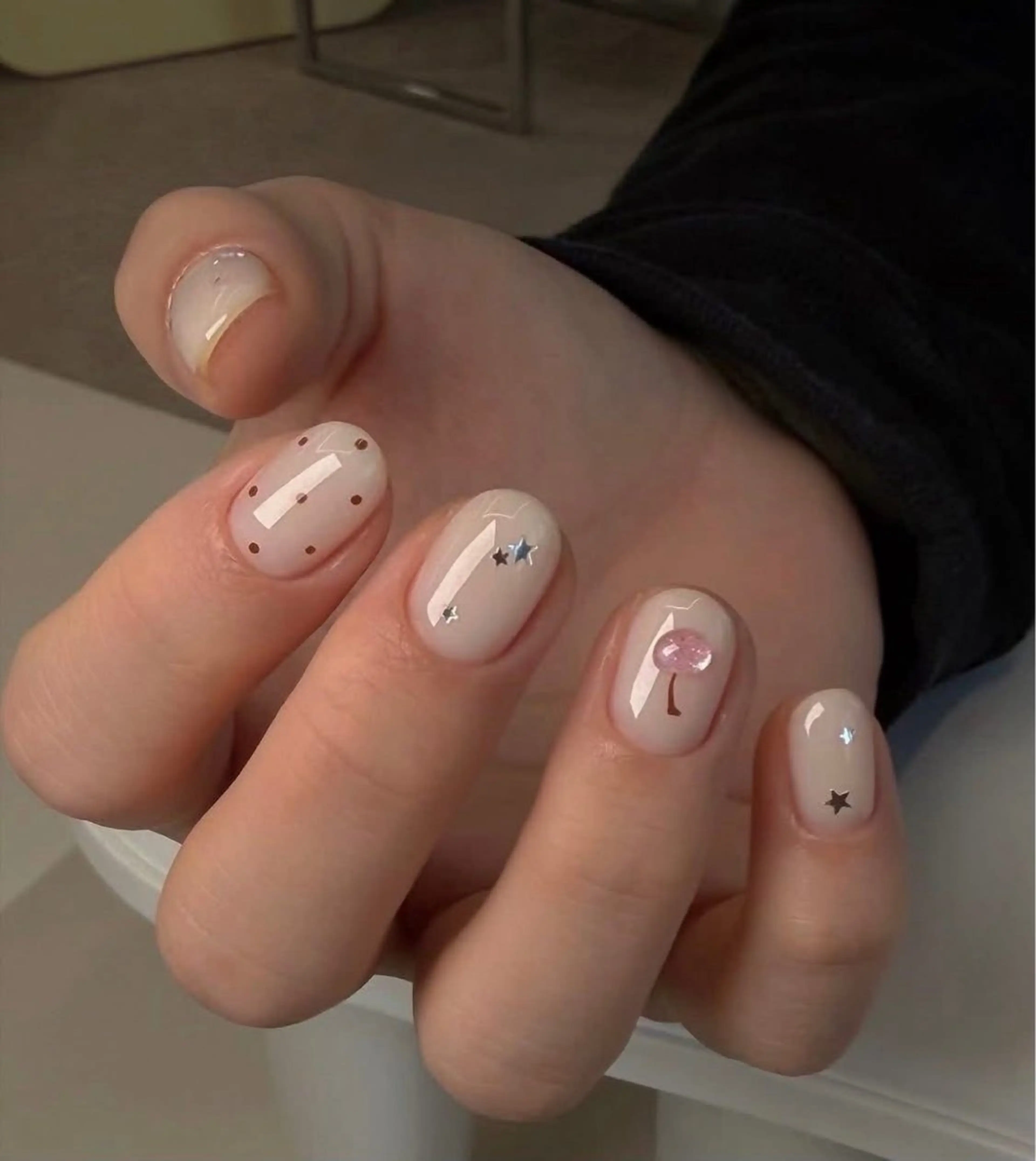 ネイル MQueen ネイルサロンのネイルデザイン