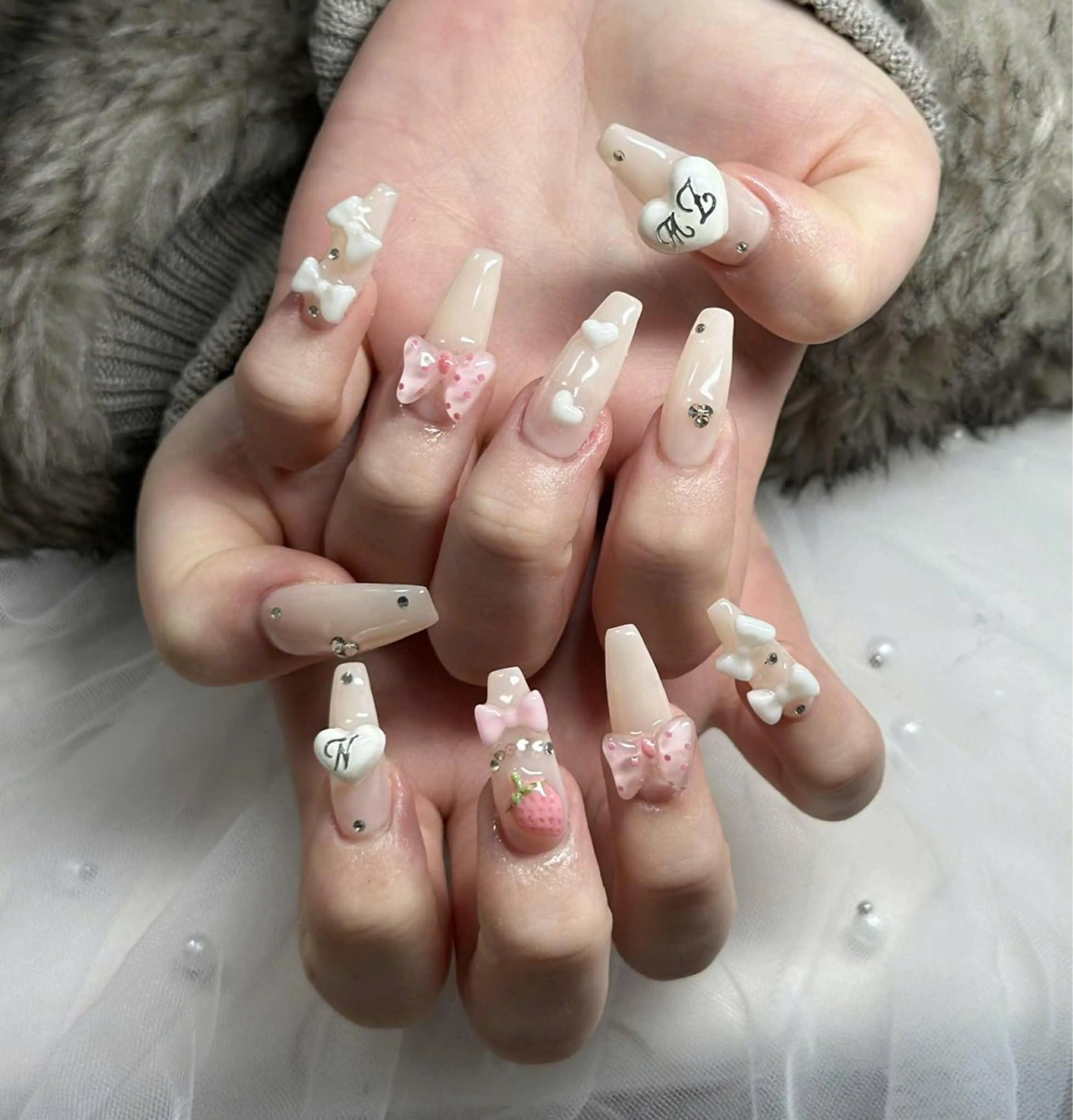 ネイル フレンチネイル ジェルネイル ガラスフレンチ ハロウィン ハート ハンドネイル H.baby Nail Salonのネイルデザイン