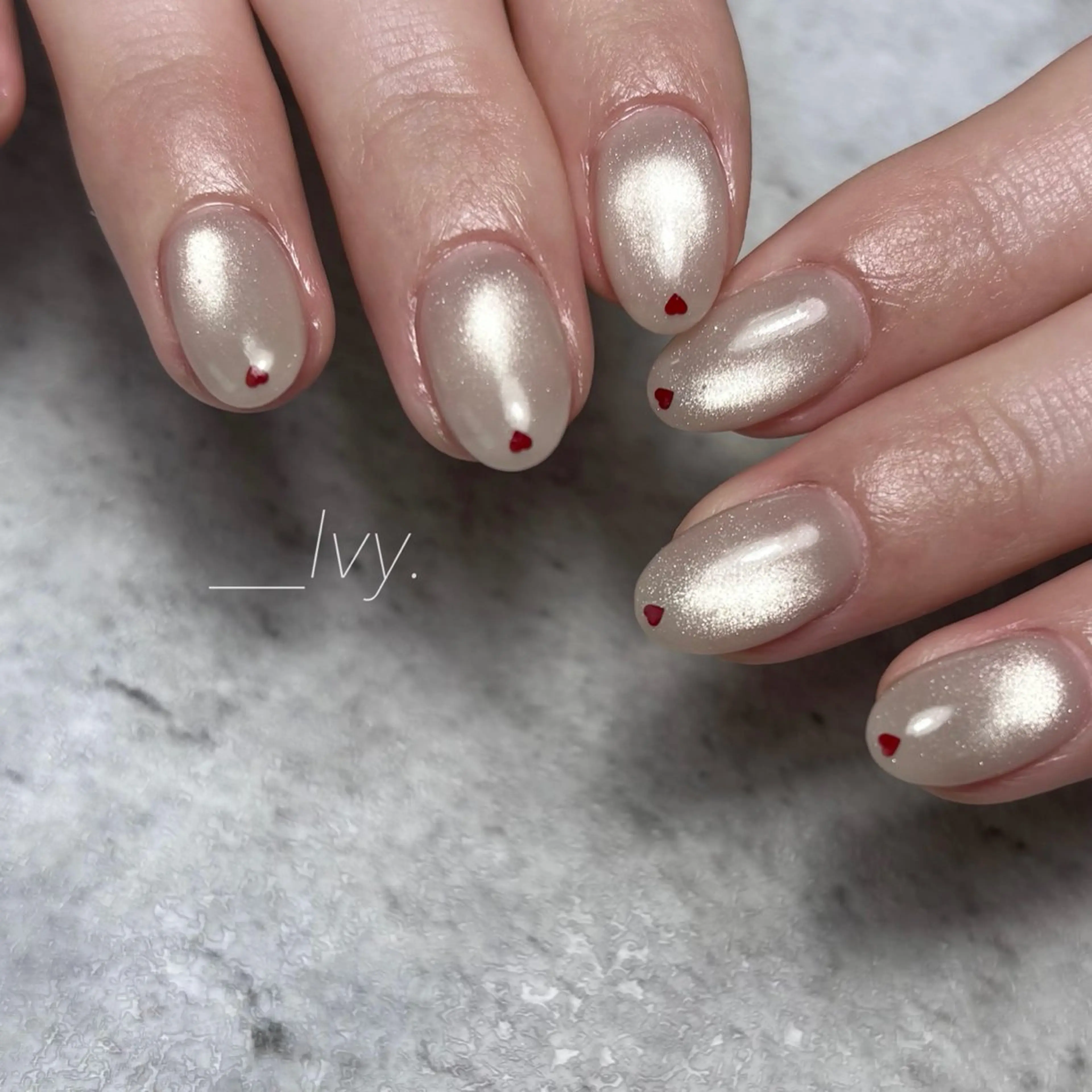 ネイル ホログラムネイル ハンドネイル ハンドケア nail salon Ivy【放出】のネイルデザイン