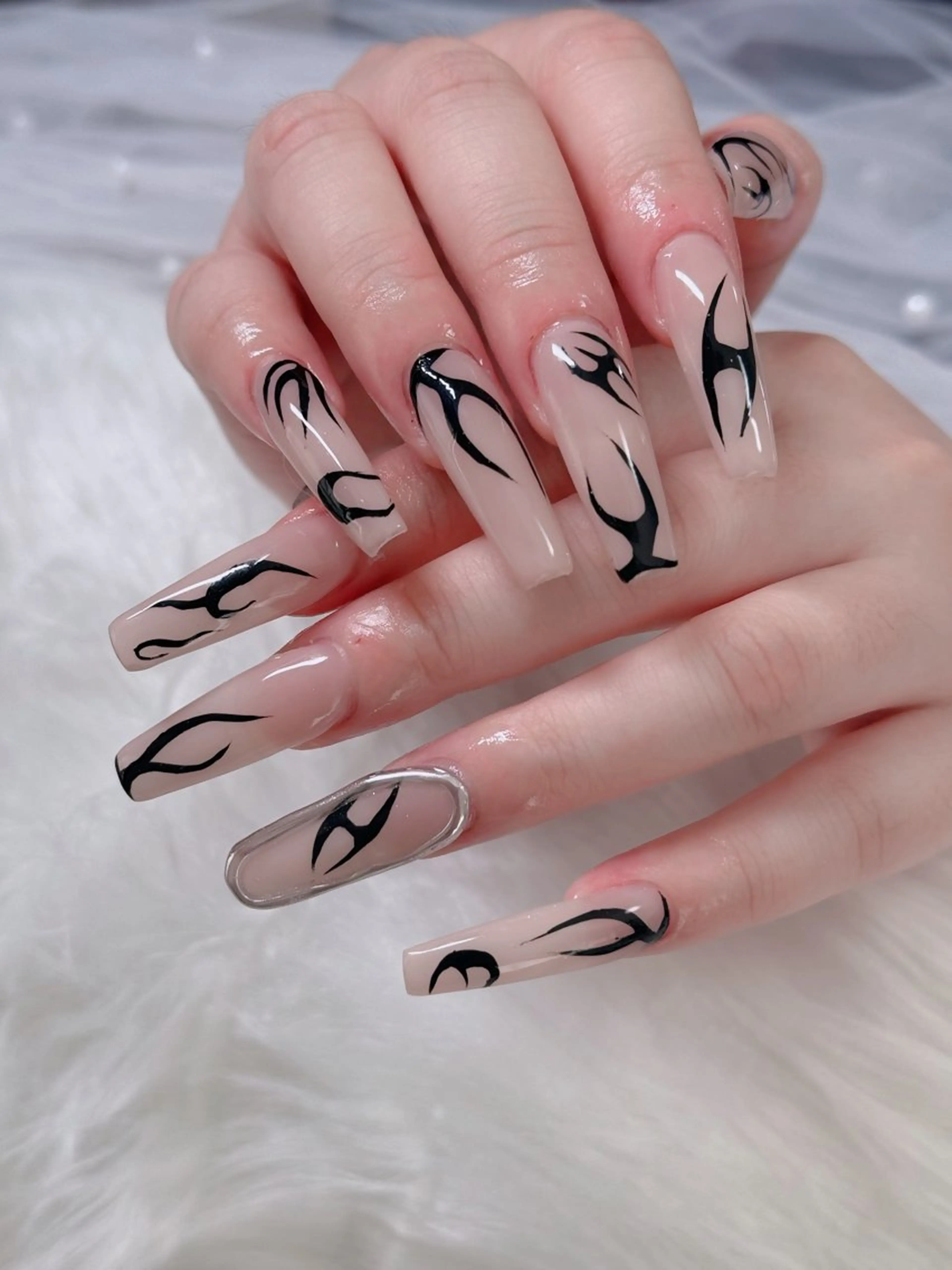 ネイル オーロラネイル フレンチネイル ジェルネイル ハロウィン キラキラネイル H.baby Nail Salonのネイルデザイン