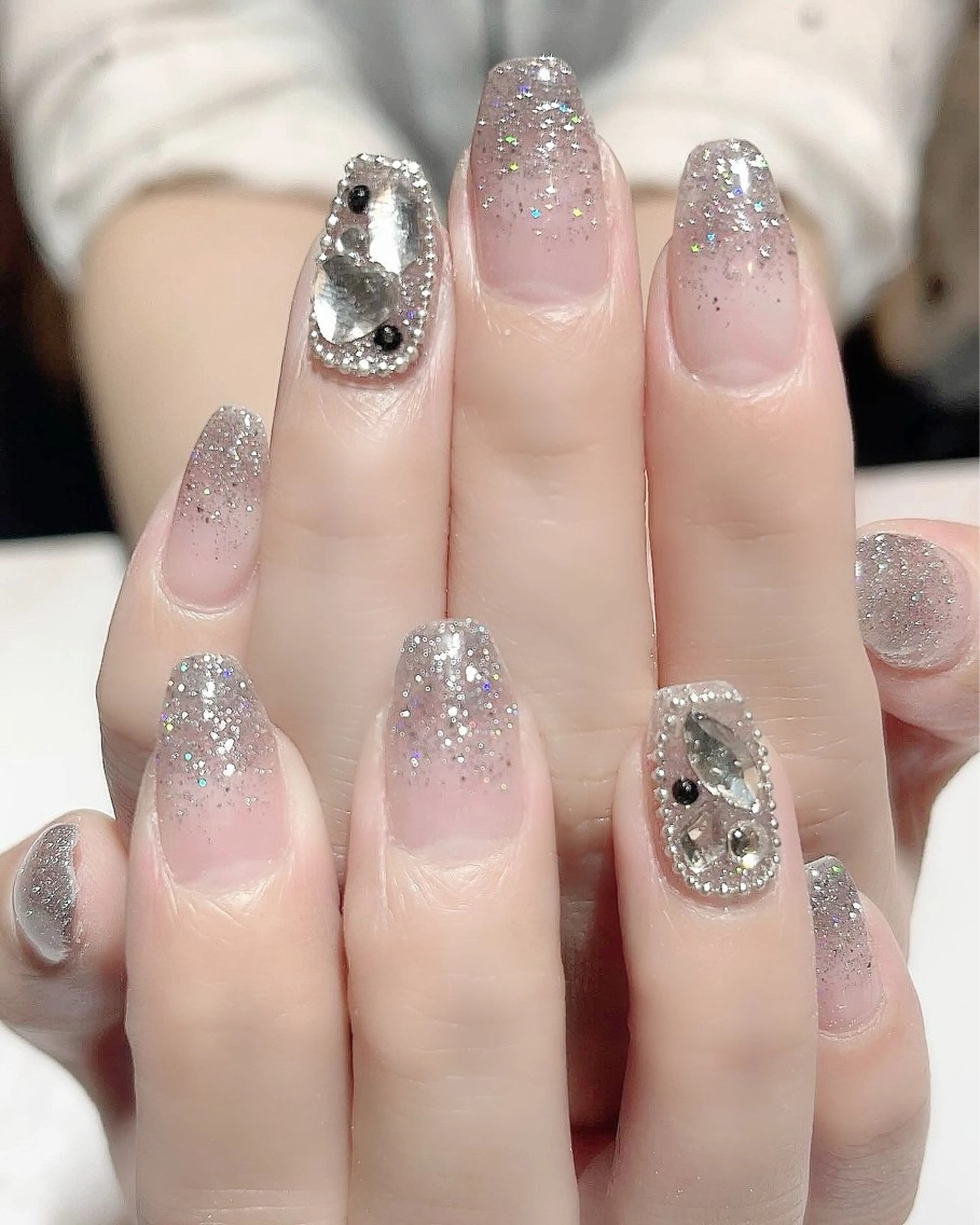 ネイル フラッシュネイル キラキラネイル ストーンネイル RIKA@salon newsproutのネイルデザイン