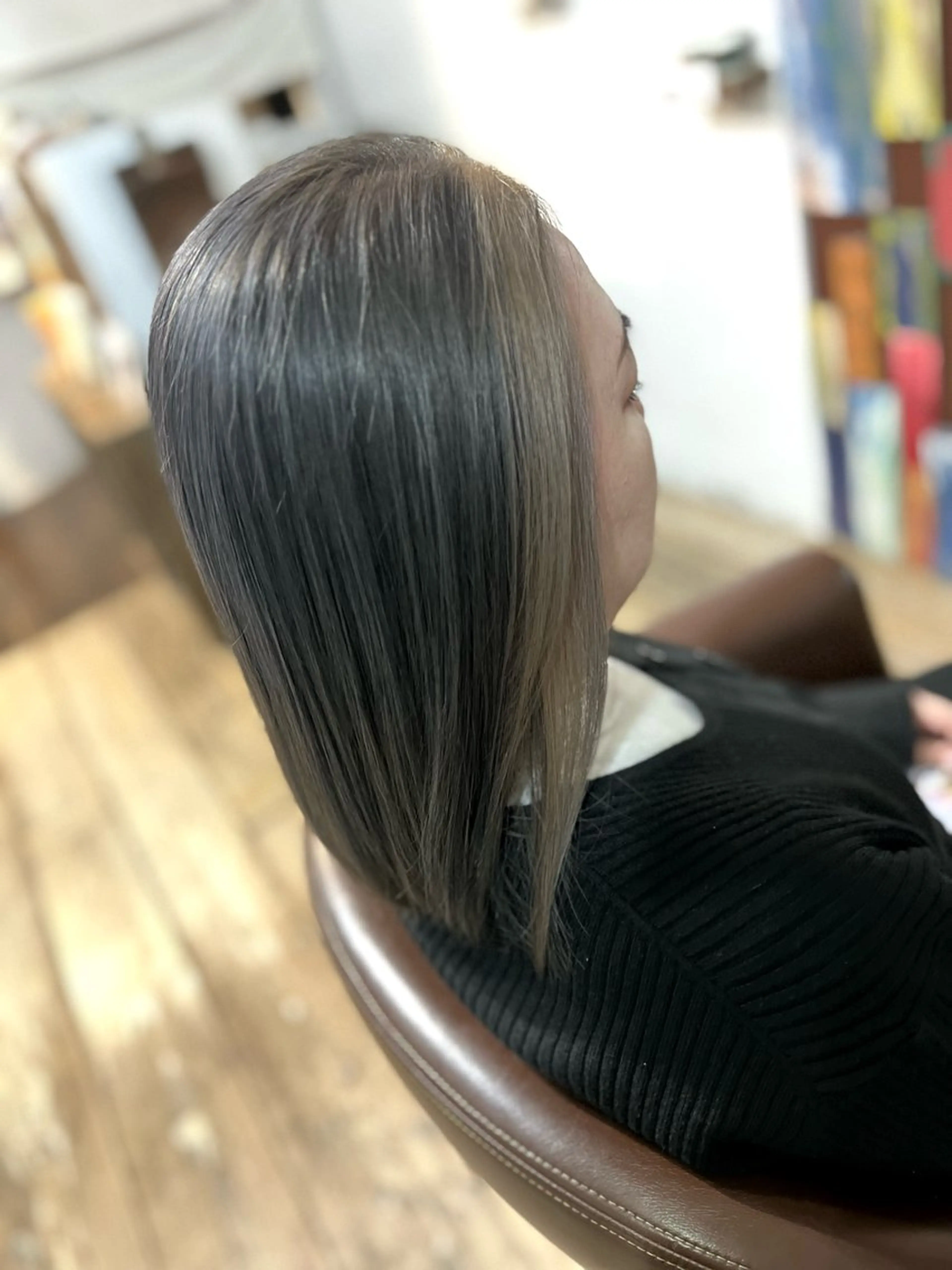 ミディアム カラー ミストバング ベージュカラー ダブルカラー  フェイスフレーミング グレージュ ヘアカラー Style Tのヘアスタイル