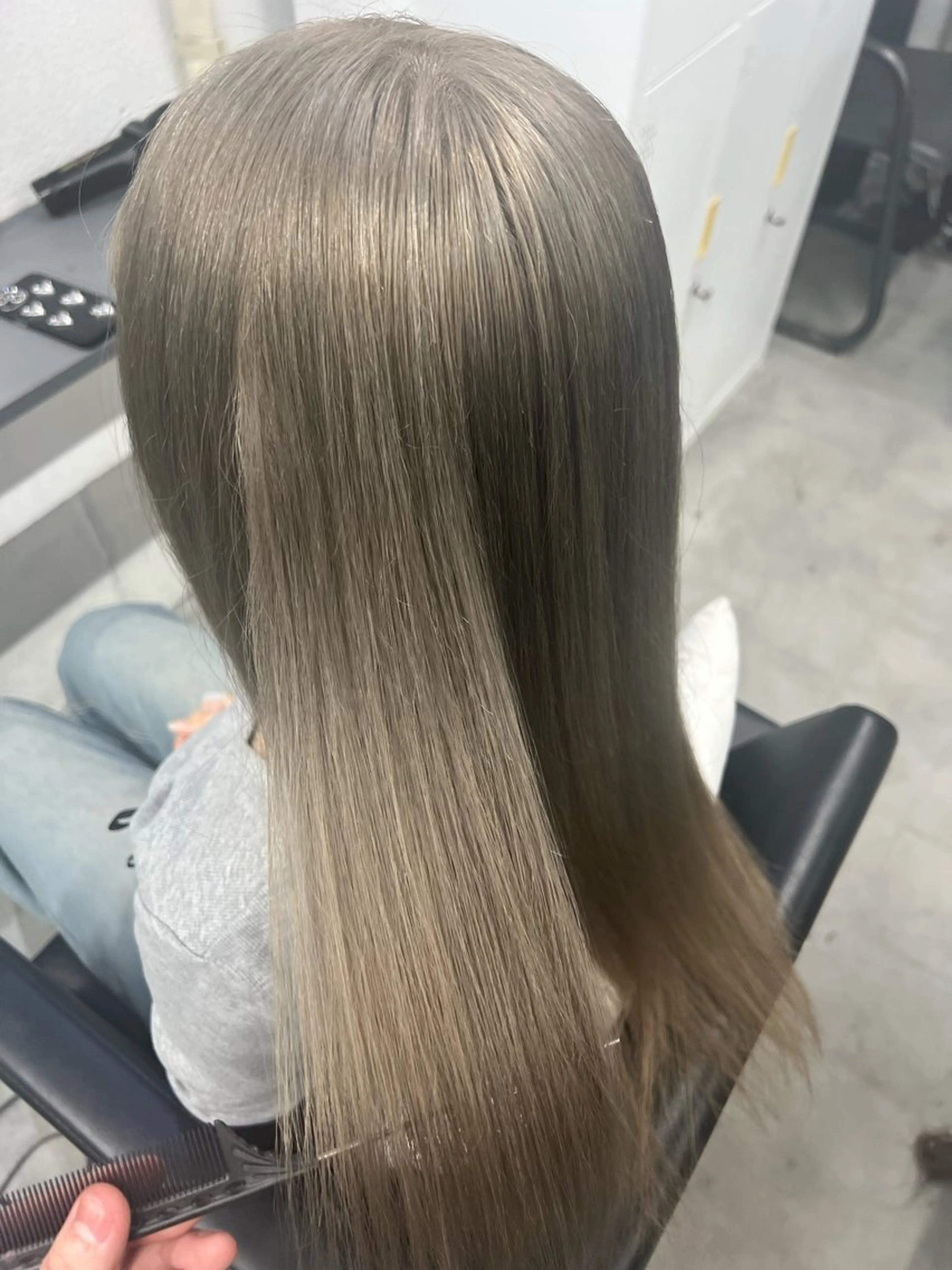 ミディアム ヘアカラー ハイトーンカラー 坂本 翼のヘアスタイル