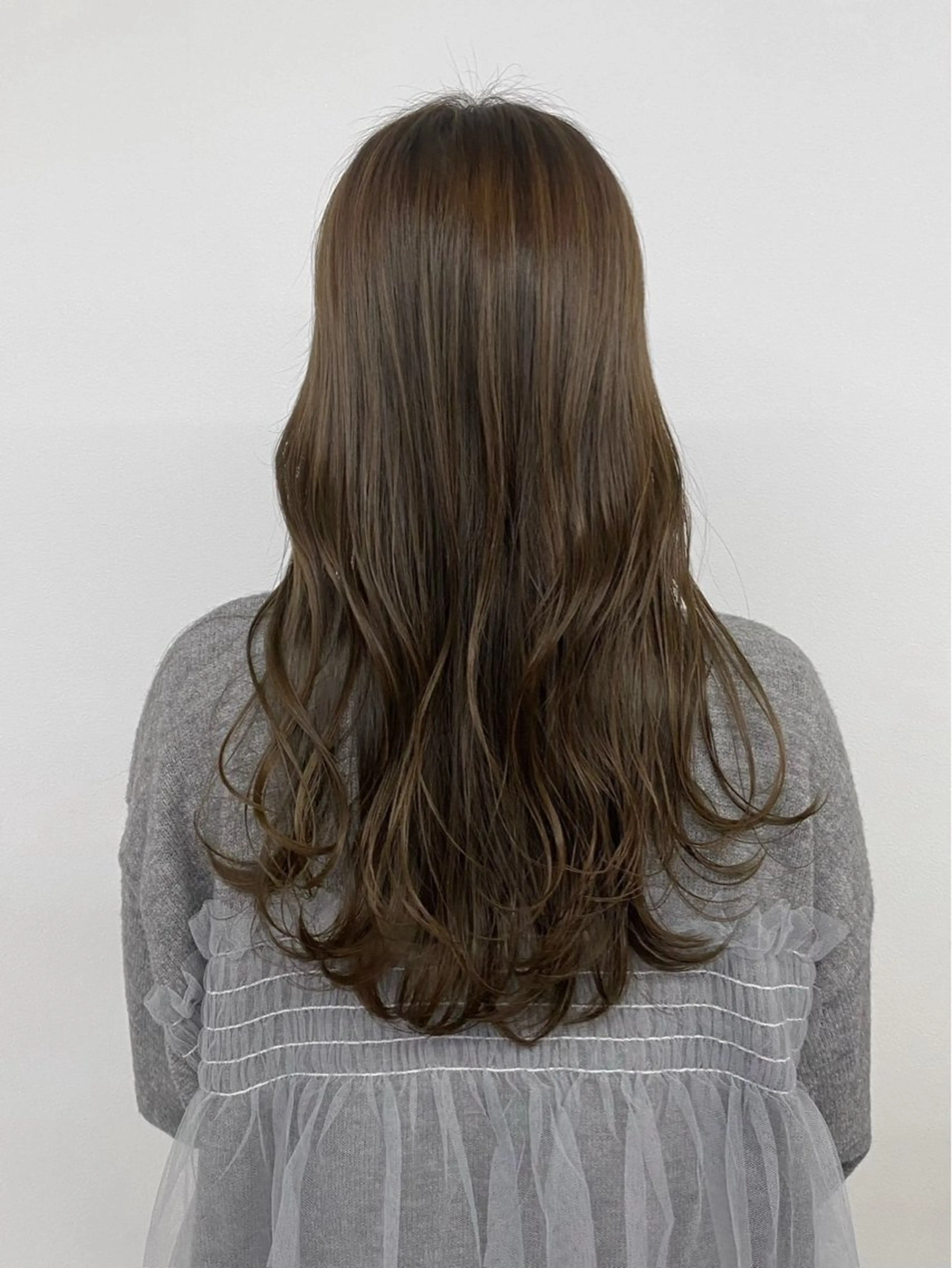 カラー 吉島 晴のヘアスタイル