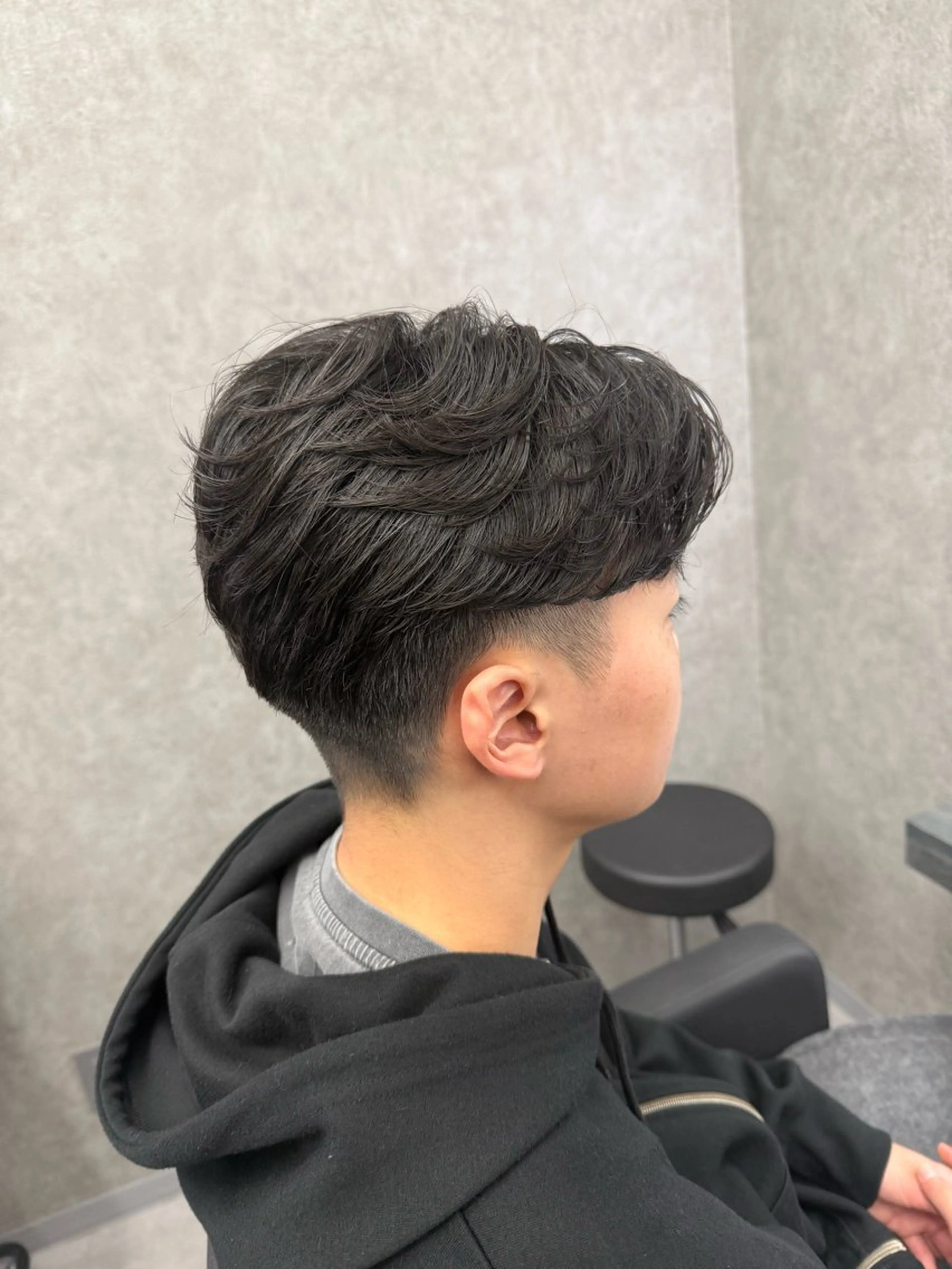 ショート カラー パーマ メンズ フェザーパーマ メンズパーマ ショートヘア カット パーマ メンズ特化 👑YUTAのヘアスタイル