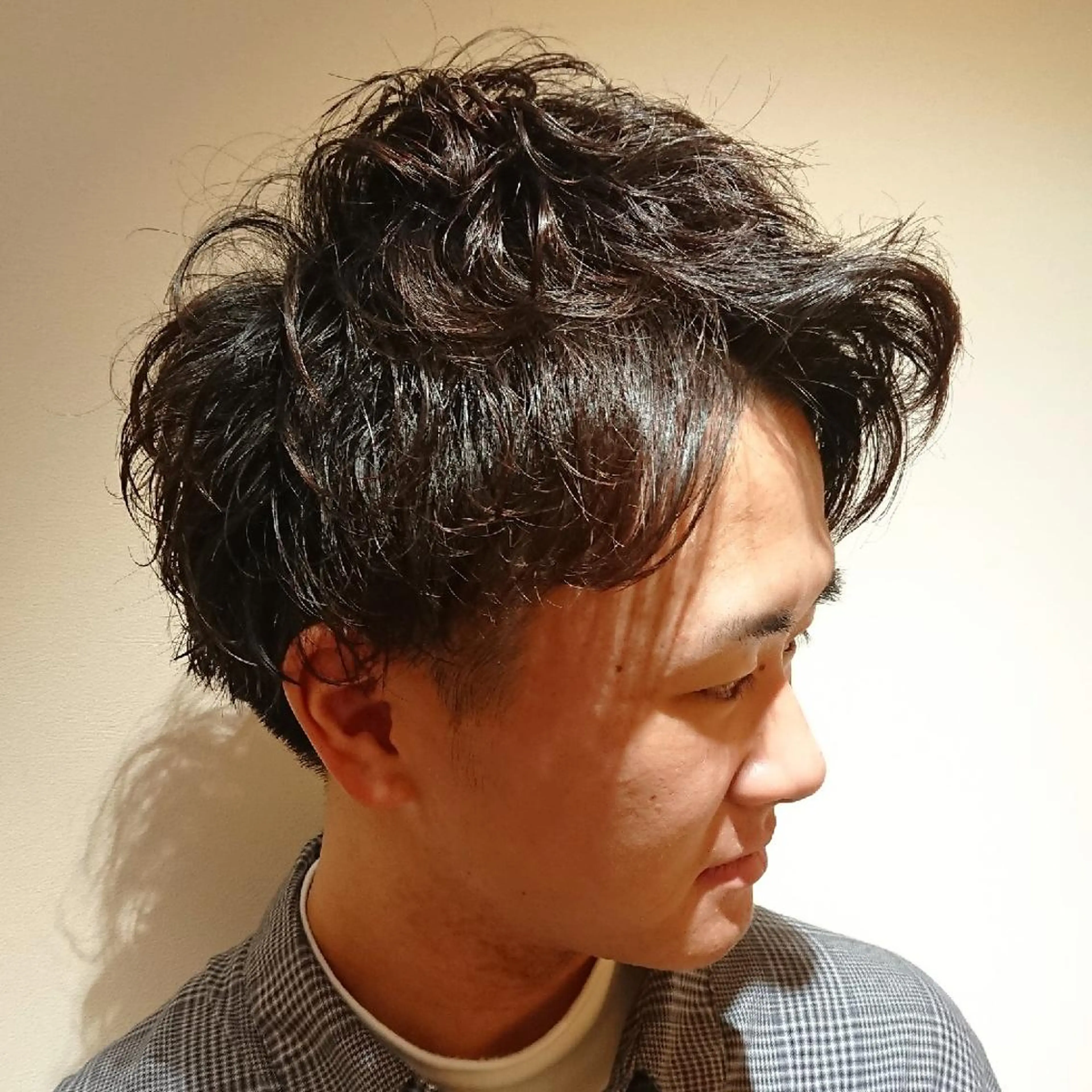 メンズ パーマ メンズブリーチ マッシュ メンズパーマ スパイラルパーマ ブリーチ/ヘアケア/ 艶髪/イギチハルのヘアスタイル