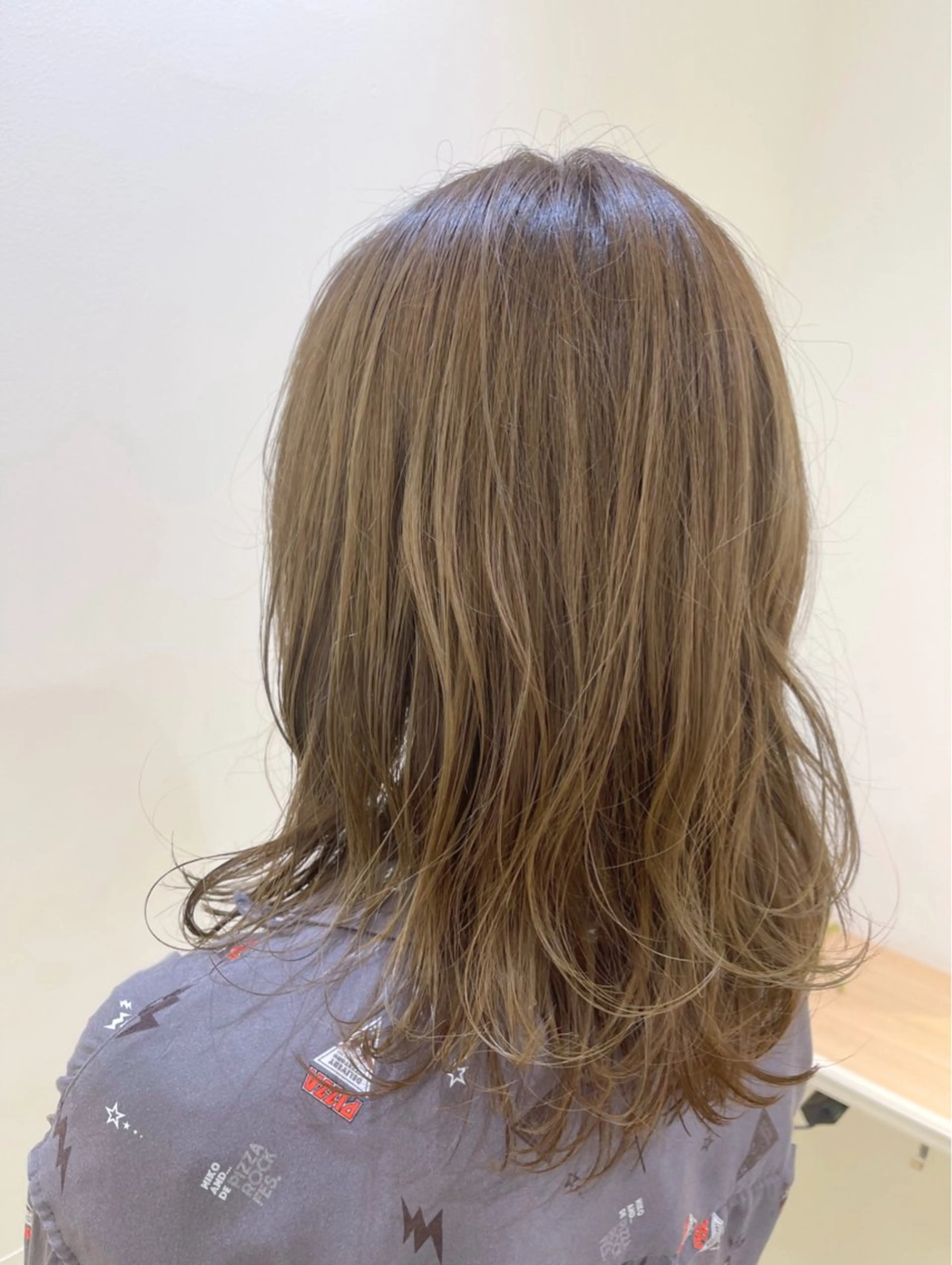 セミロング カラー ベージュカラー ブリーチ ブリーチなしカラー カット ヘアカラー トリートメント 髪質改善縮毛矯正 💎TOMOのヘアスタイル