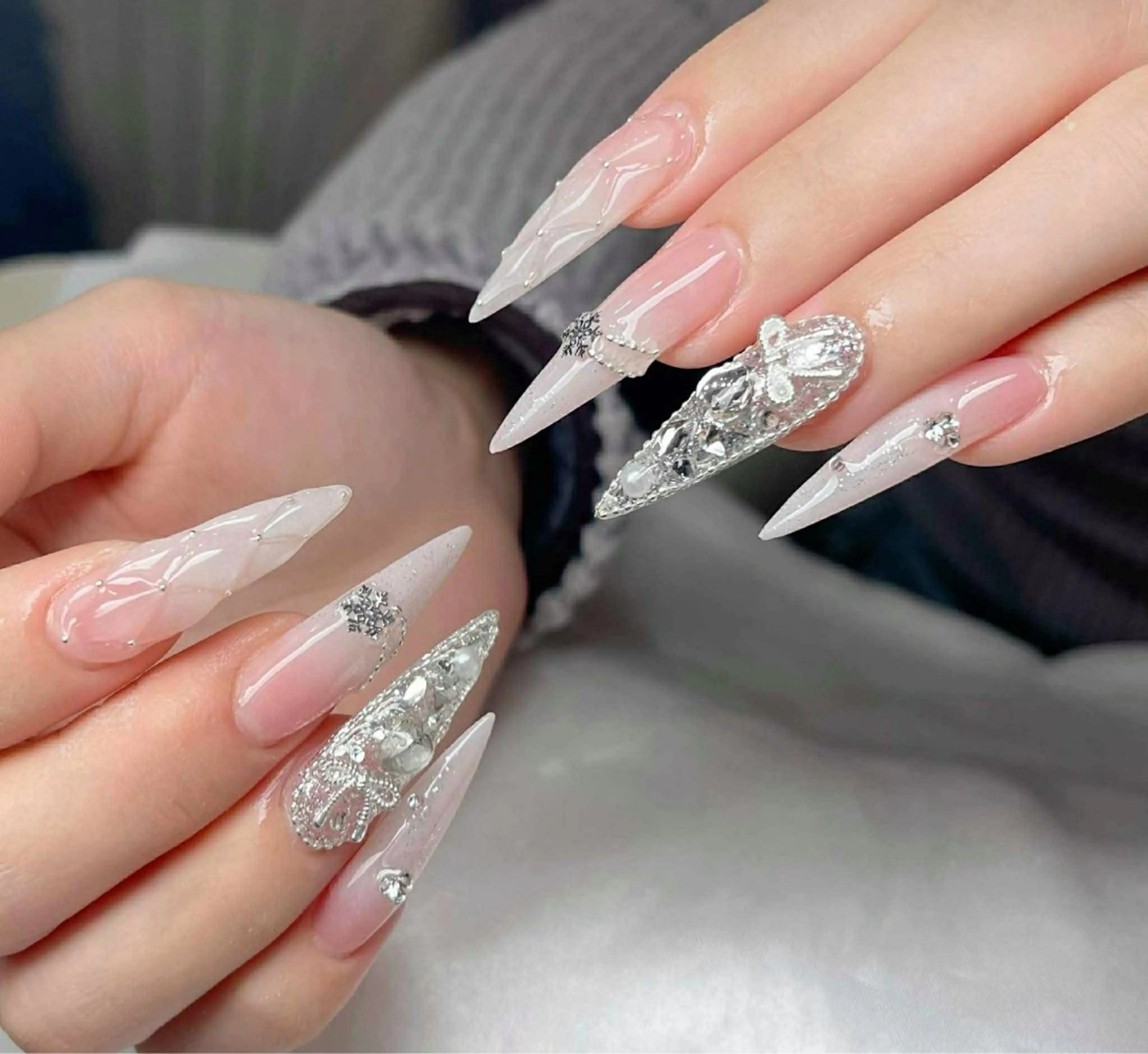 ハンドネイル 波 なみのネイルデザイン