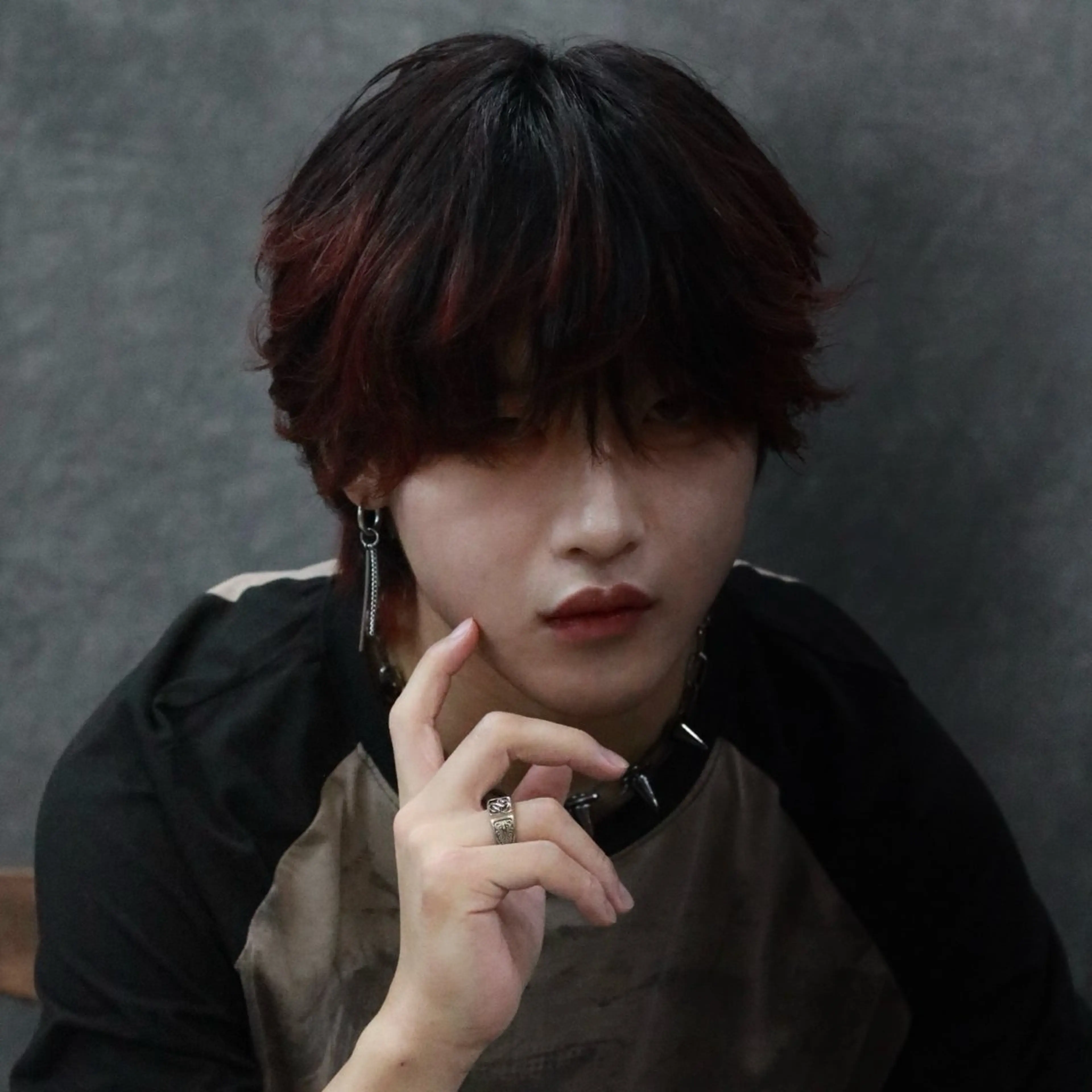 ミディアム カラー パーマ メンズ ミディアムパーマ メンズブリーチ フェザーパーマ メンズハイトーン メンズパーマ カット ヘアカラー メンズカット特化🐺 メンズウルフ/置塩祥のヘアスタイル