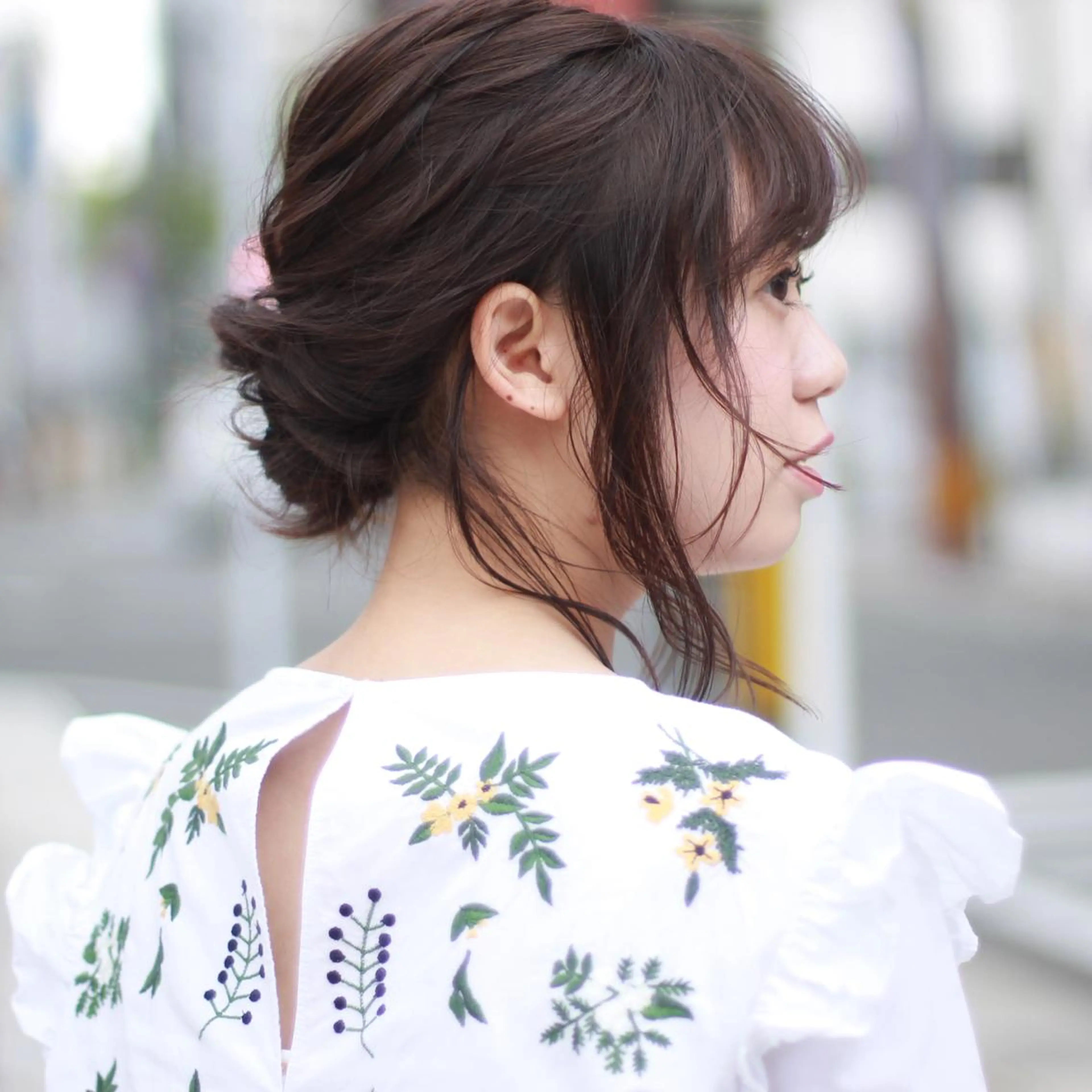 セミロング ヘアアレンジ お団子ヘア 薬院:今泉/上川美幸 ボブ/顔周りレイヤーのヘアスタイル