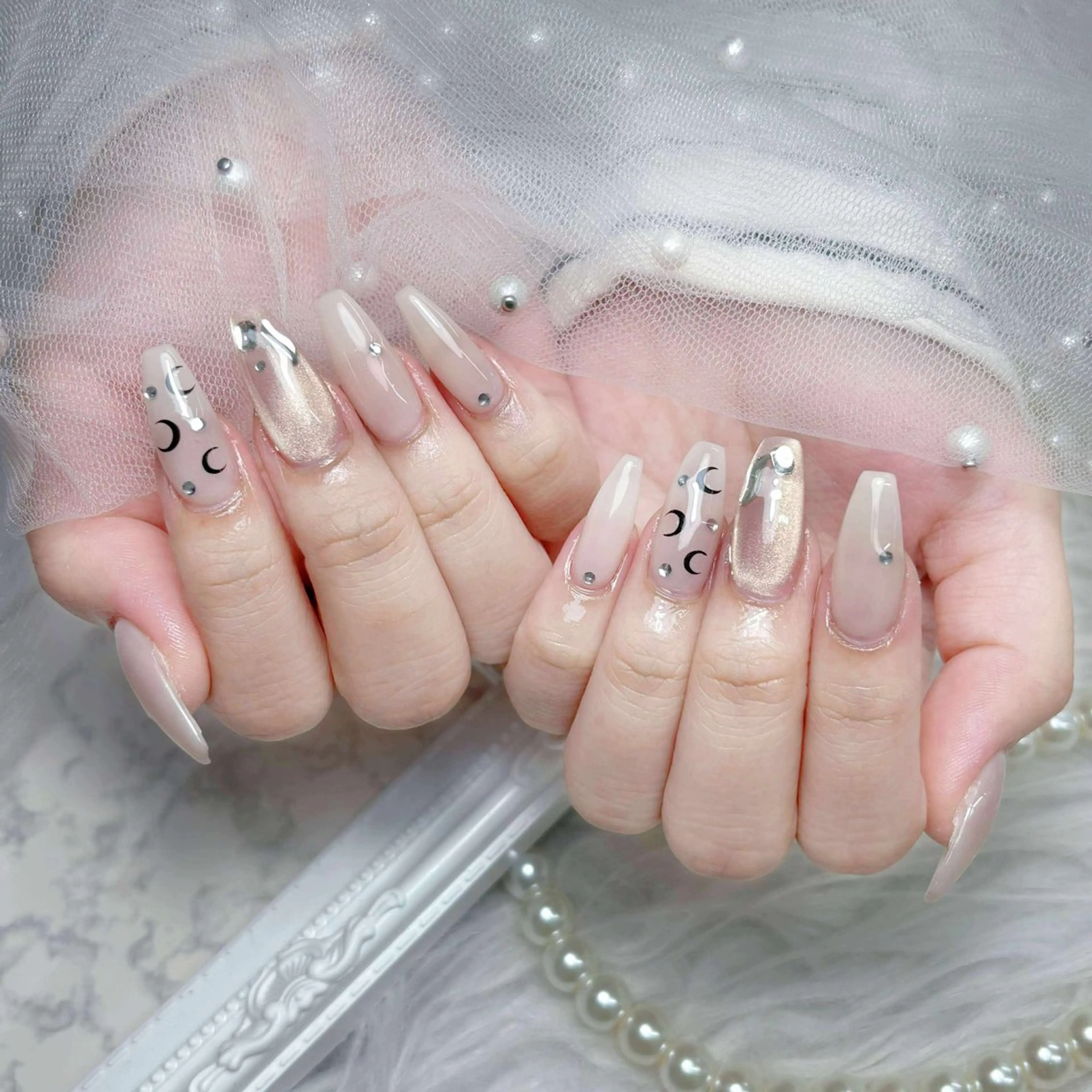 ネイル ハンドネイル ハンドケア いちご ちゃんのネイルデザイン