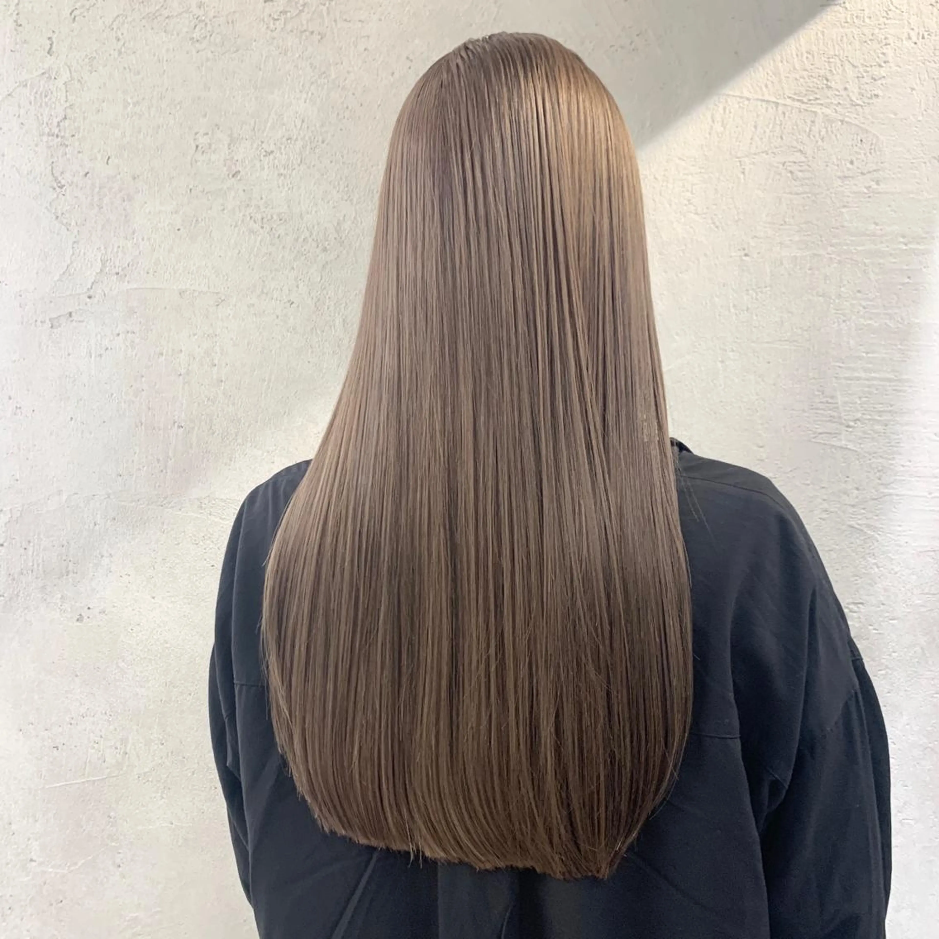 ロング ヘアカラー 及川シゲル 髪質改善講師のヘアスタイル