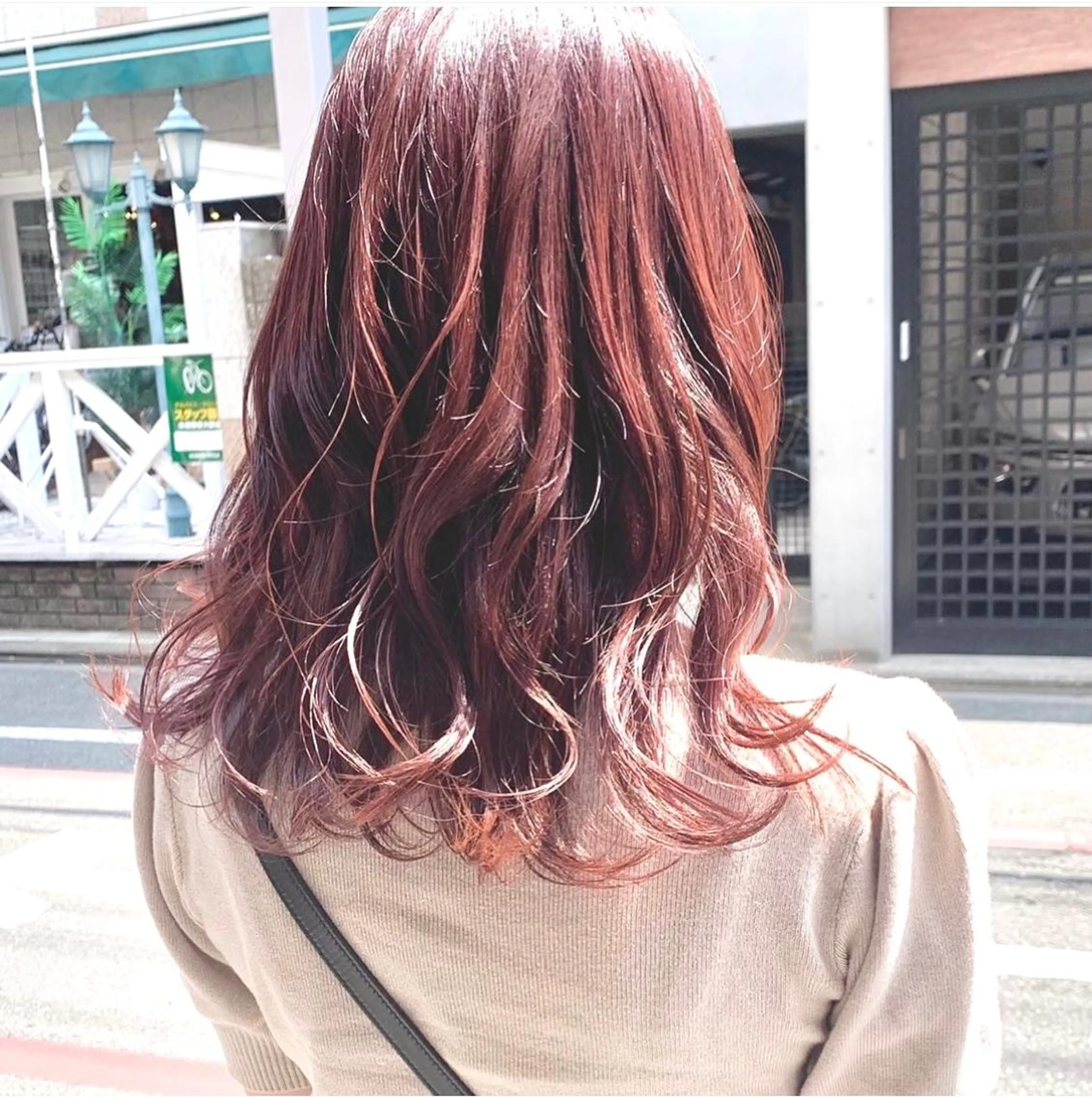 セミロング ヘアカラー トリートメント 榎 広海のヘアスタイル