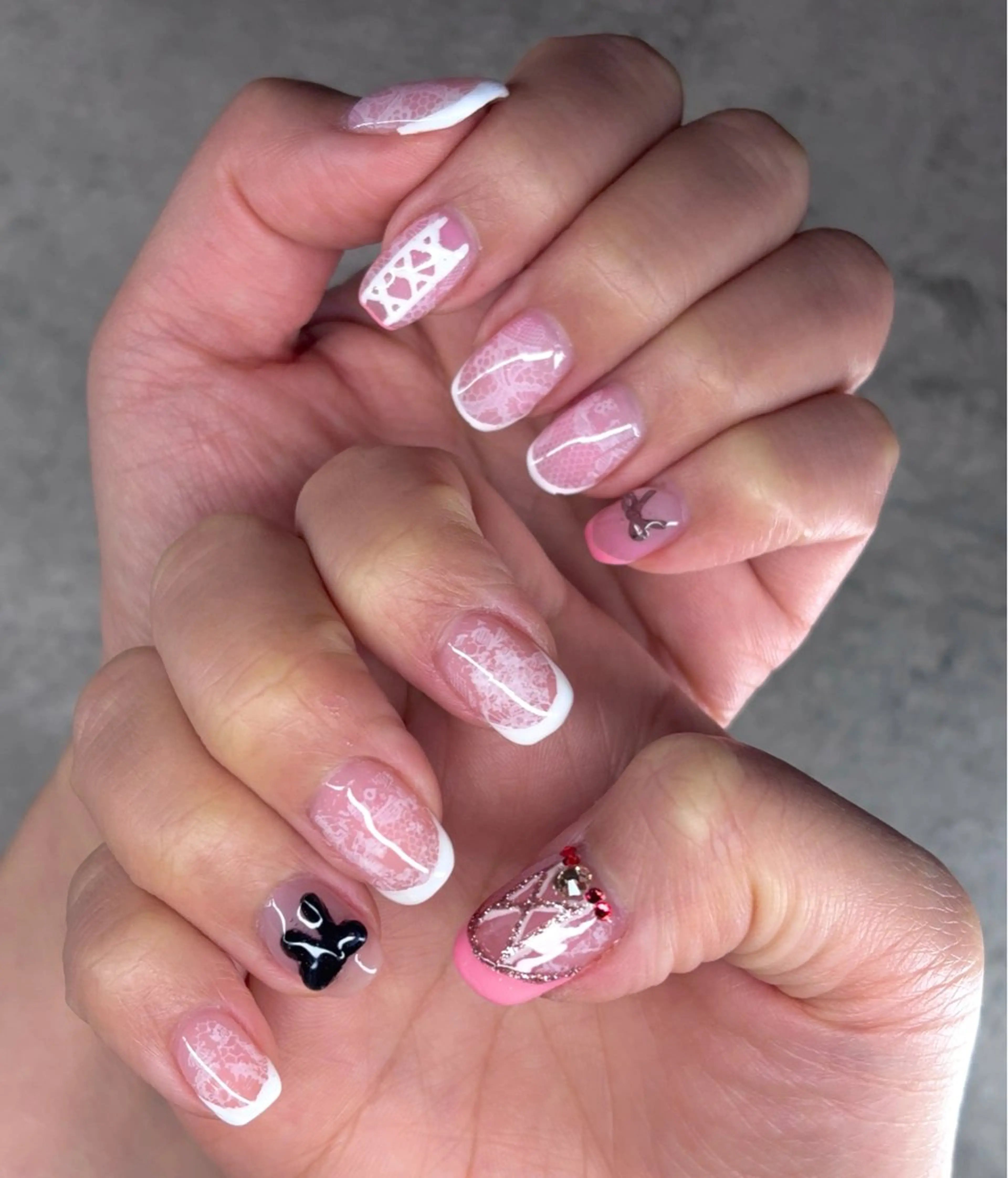 ネイル ガーリー 春ネイル ハンドネイル Roger 舞のネイルデザイン