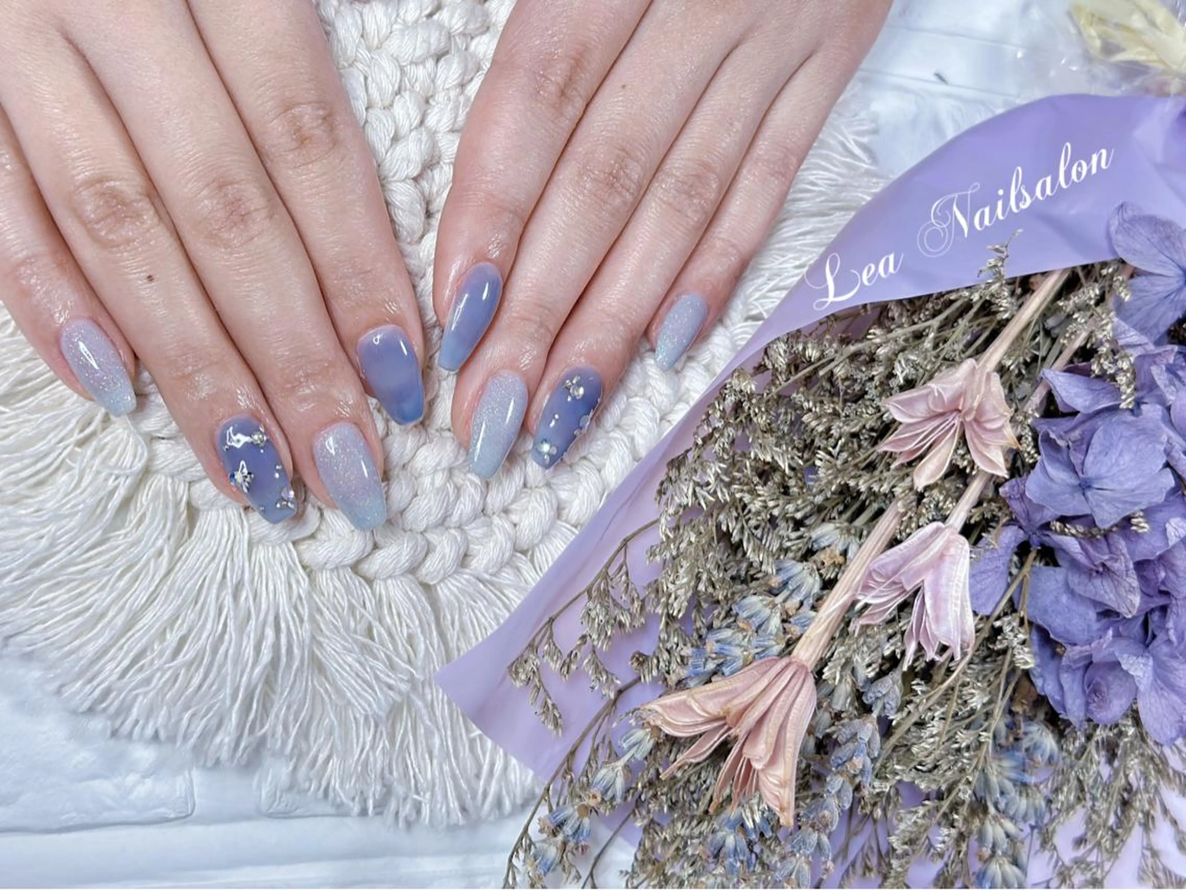ミディアム カラー ネイル Le’a NailSalonのネイルデザイン