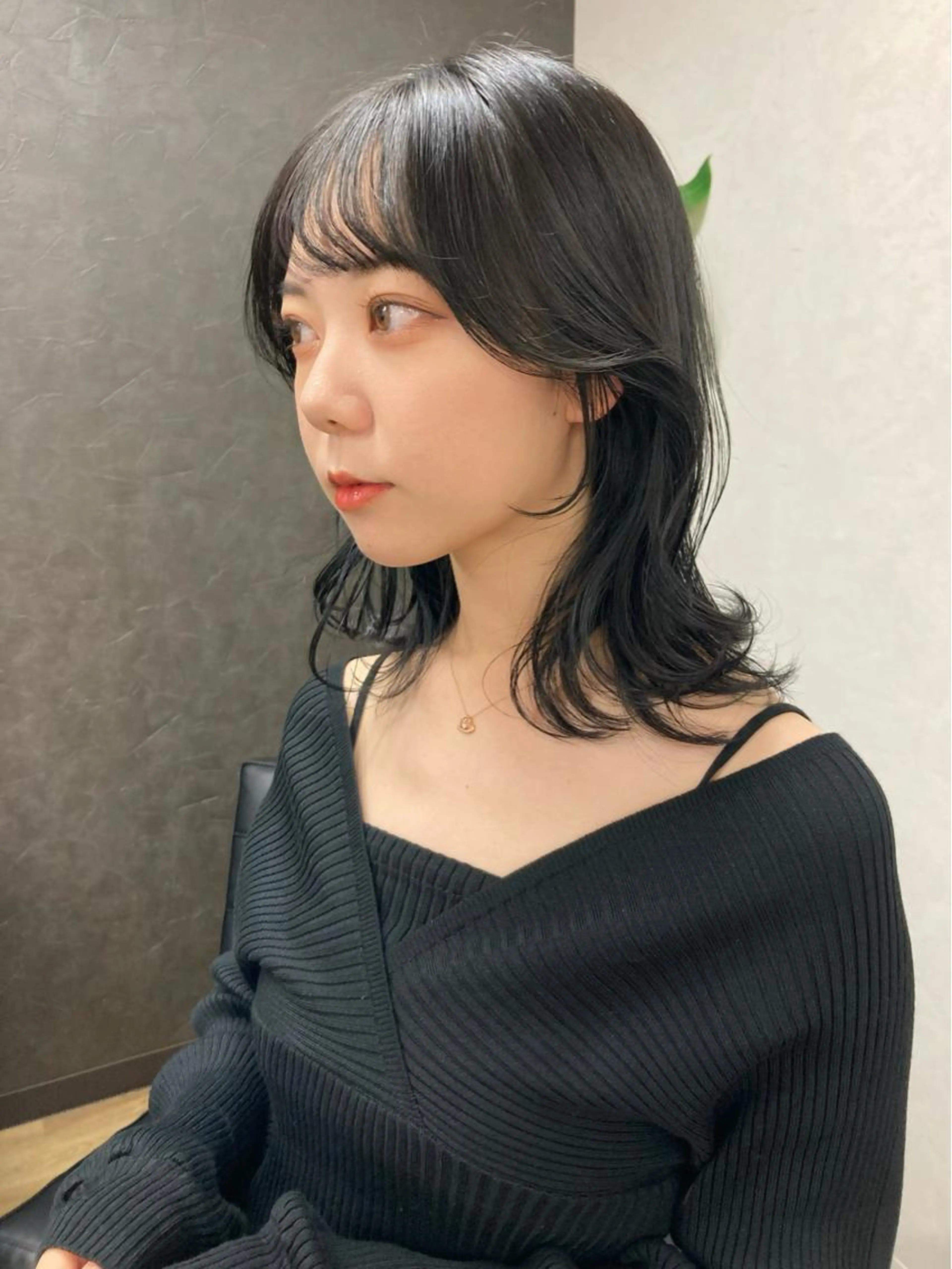 前髪＋顔まわりカットの写真