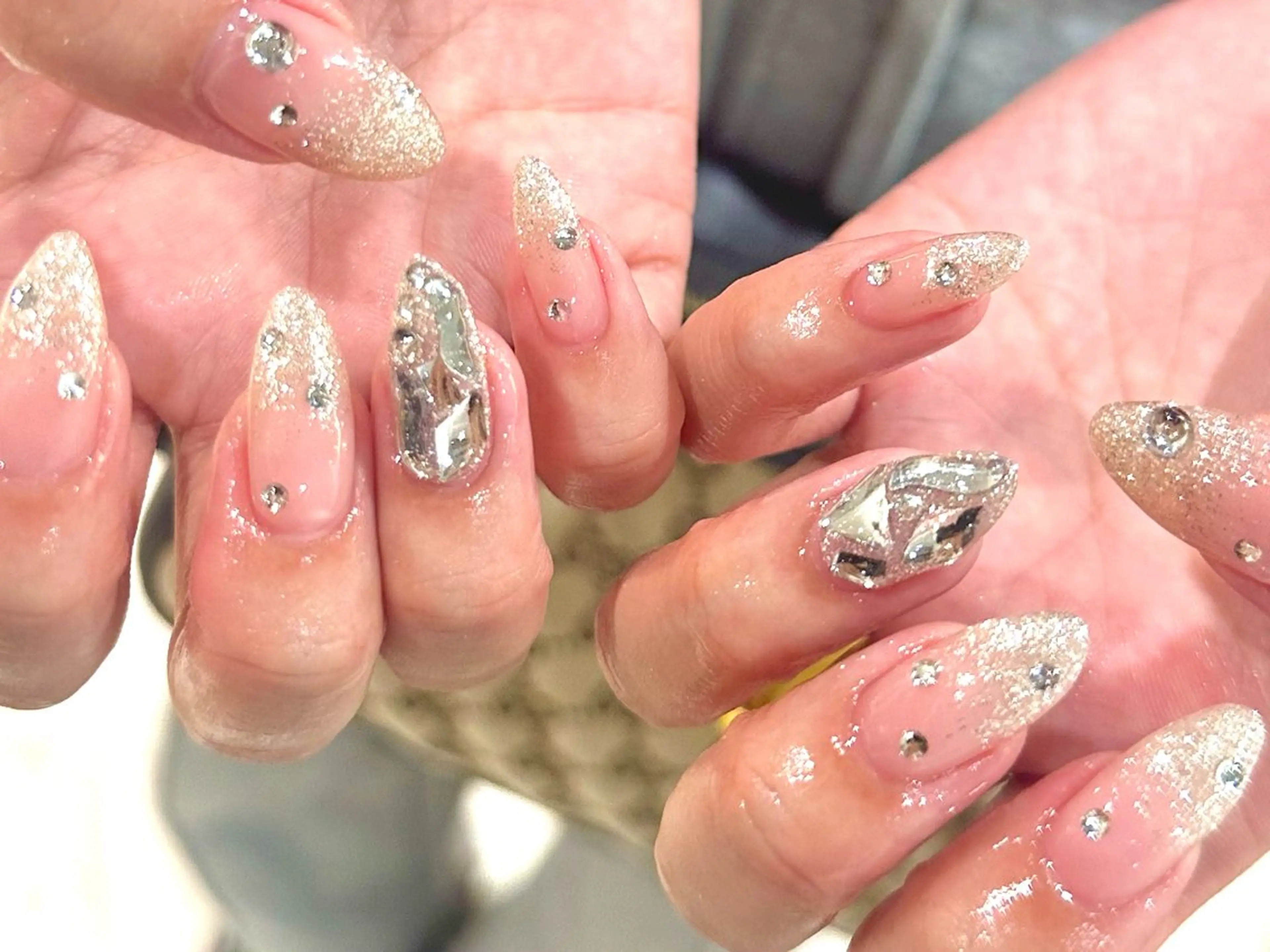 ネイル グラデーション ラメ(グリッター) ラメグラデーション kano🫧 指名No.1💫のネイルデザイン