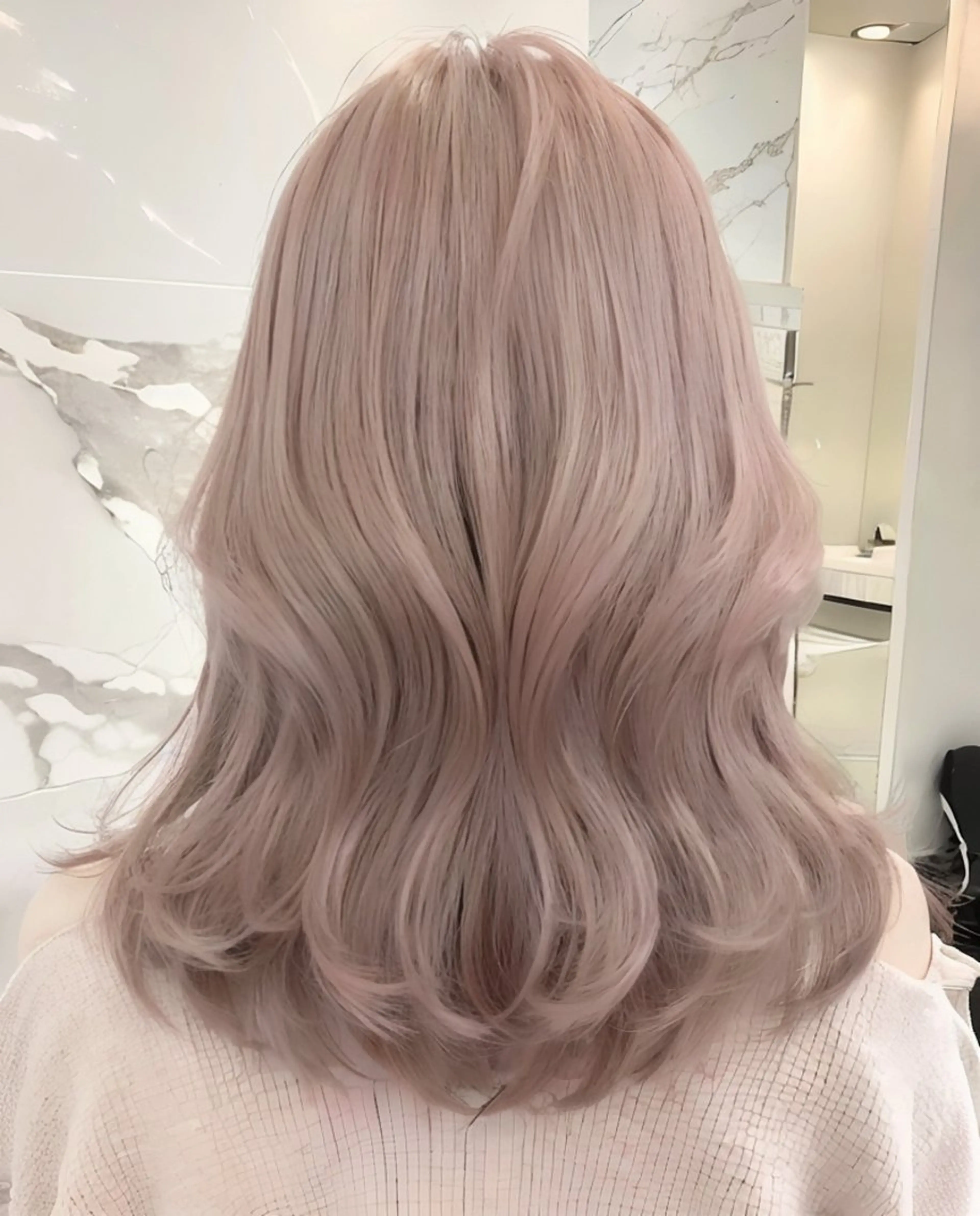 ミディアム カラー シールエクステ ブリーチ ダブルカラー イヤリングカラー ハイライトカラー 🧸髪質改善ケアカラ ー/アイドル前髪🧸のヘアスタイル