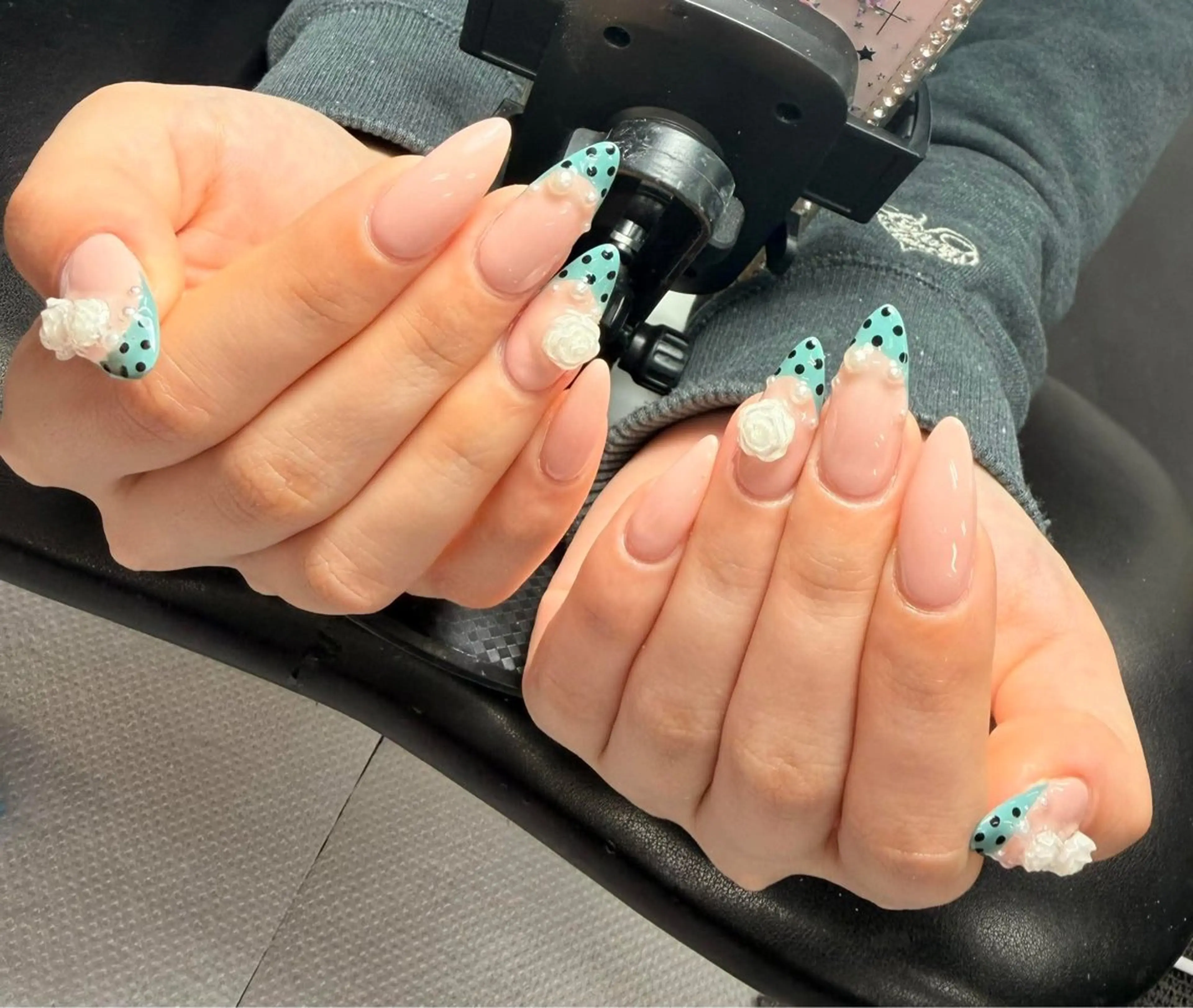 ネイル フレンチネイル ネイルチップ SORA ANA.CHUOのネイルデザイン