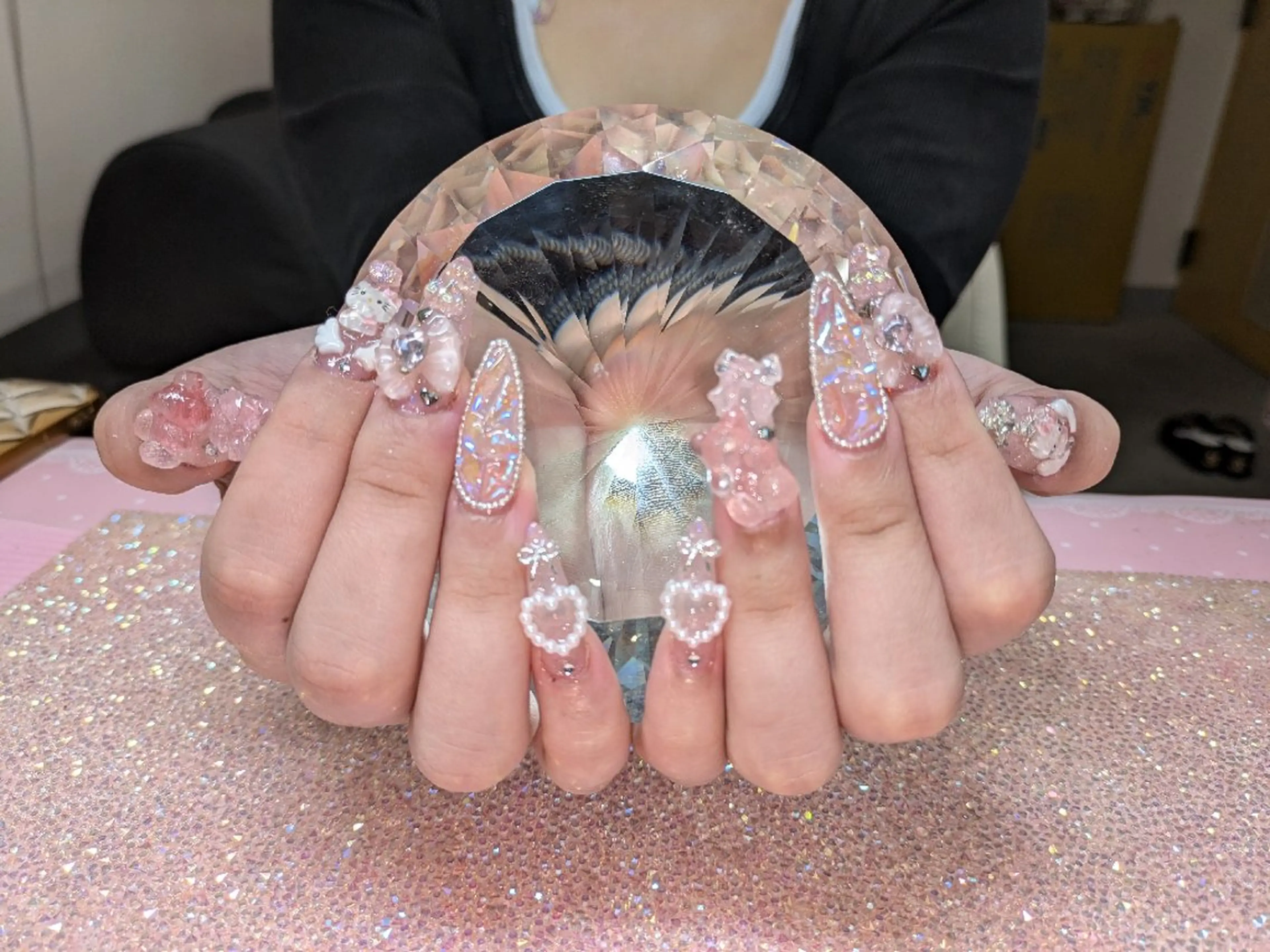 チップ10本長さだし💅🏻持ち込みデザイン(つけ放題、オフケア込)の写真