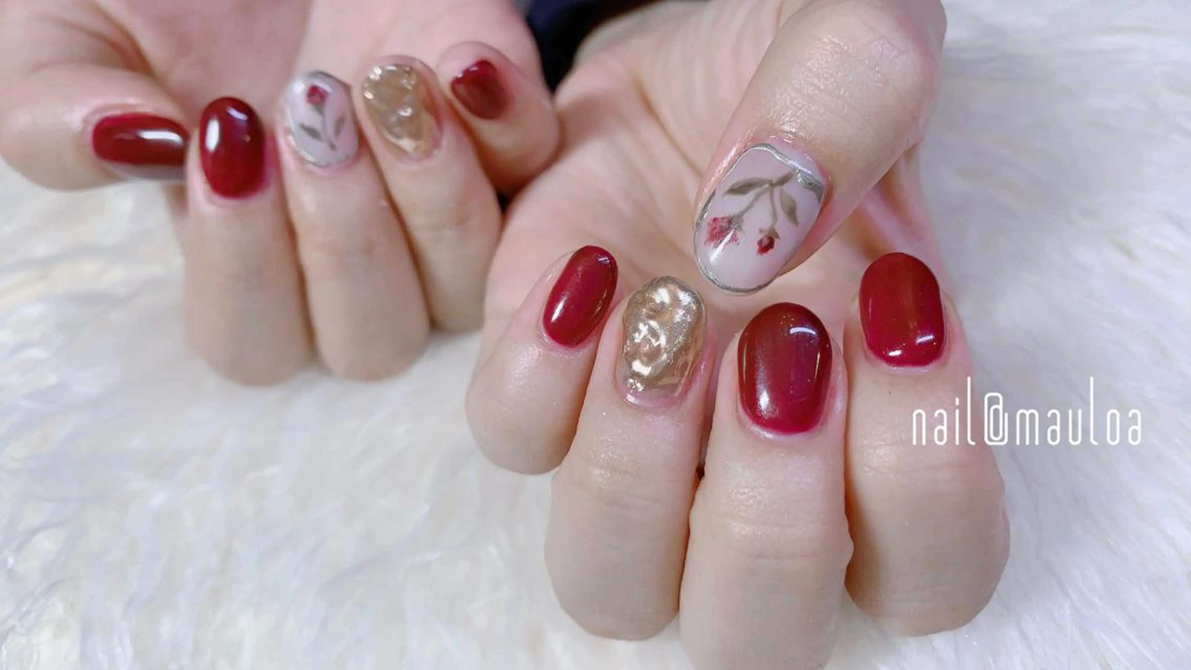 ネイル ニュアンスネイル 赤色 pipi ..のネイルデザイン