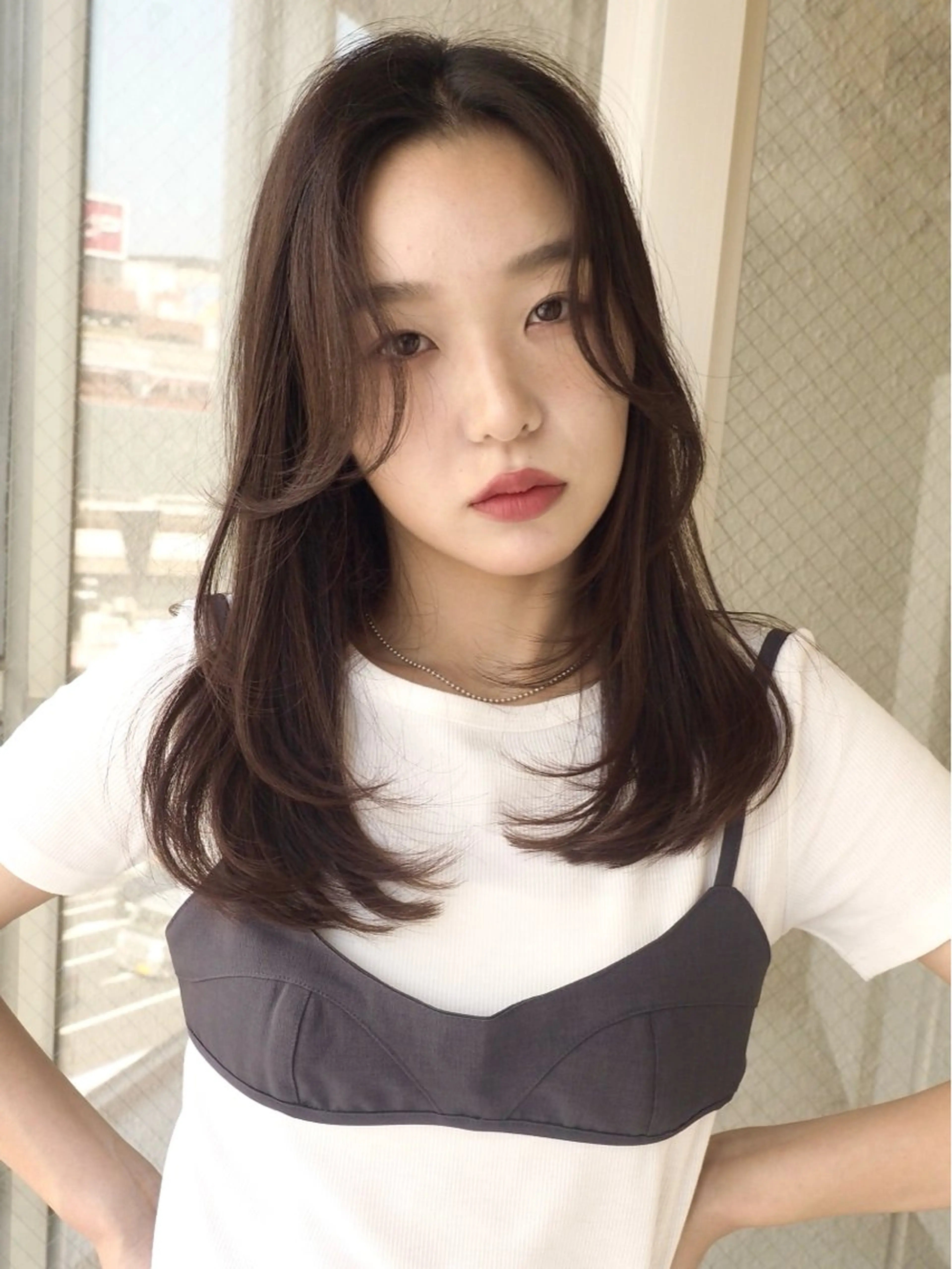 ミディアム カラー ブラウンカラー ダークブラウン くびれヘア レイヤーカット ヘアカラー トリートメント ボブ・レイヤーカット 吉敷航一のヘアスタイル