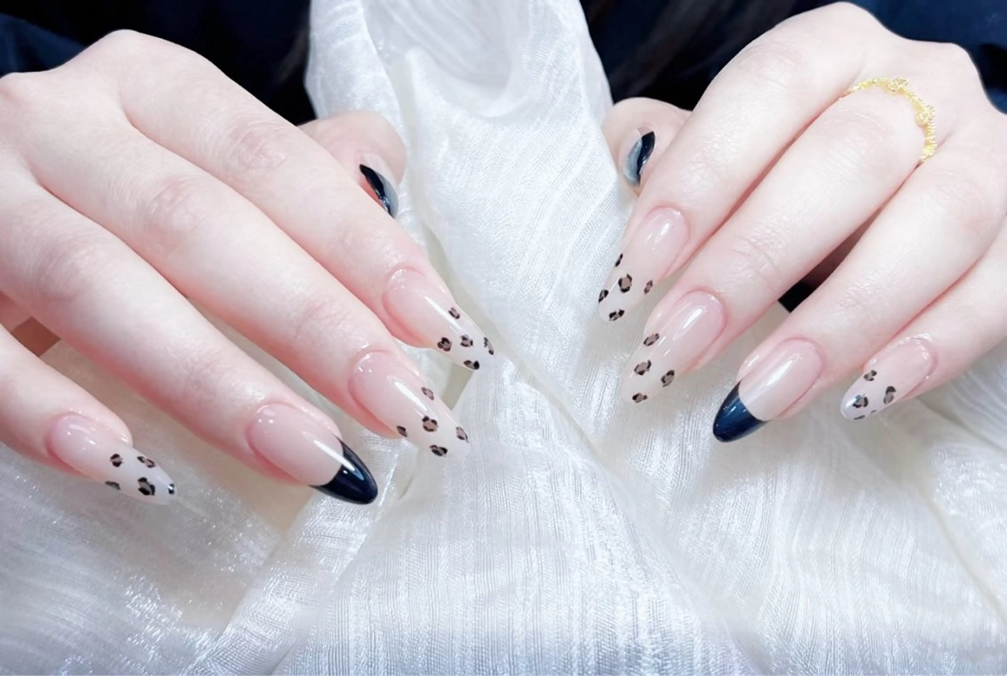 ネイル オーロラネイル フットネイル フレンチネイル ジェルネイル ガラスフレンチ ハンドネイル ╹◡╹Mimoミモ Eye&Nailのマツエク・マツパデザイン