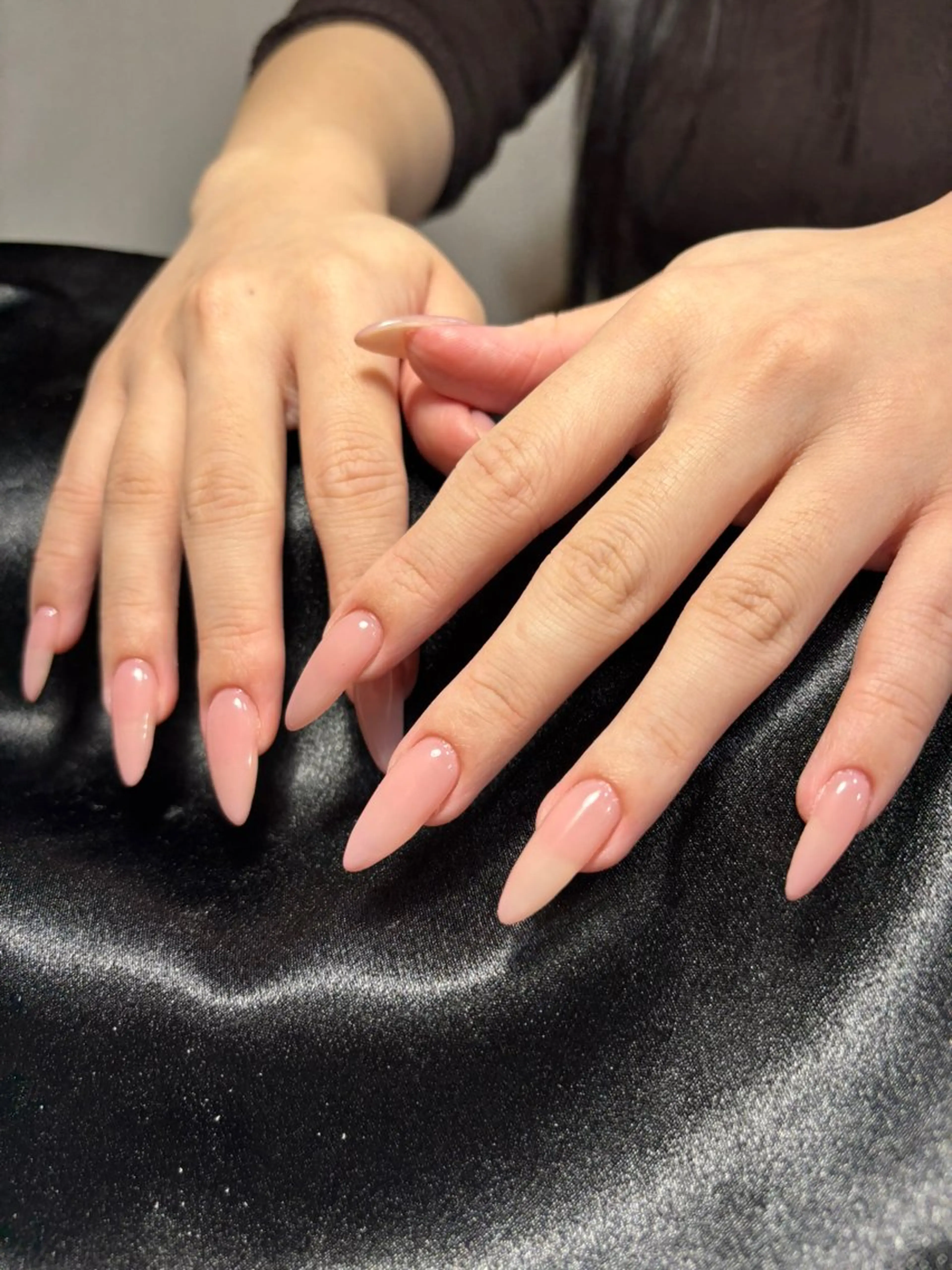 ネイル ブルー チークネイル フレンチネイル ハート ホログラムネイル る るのネイルデザイン