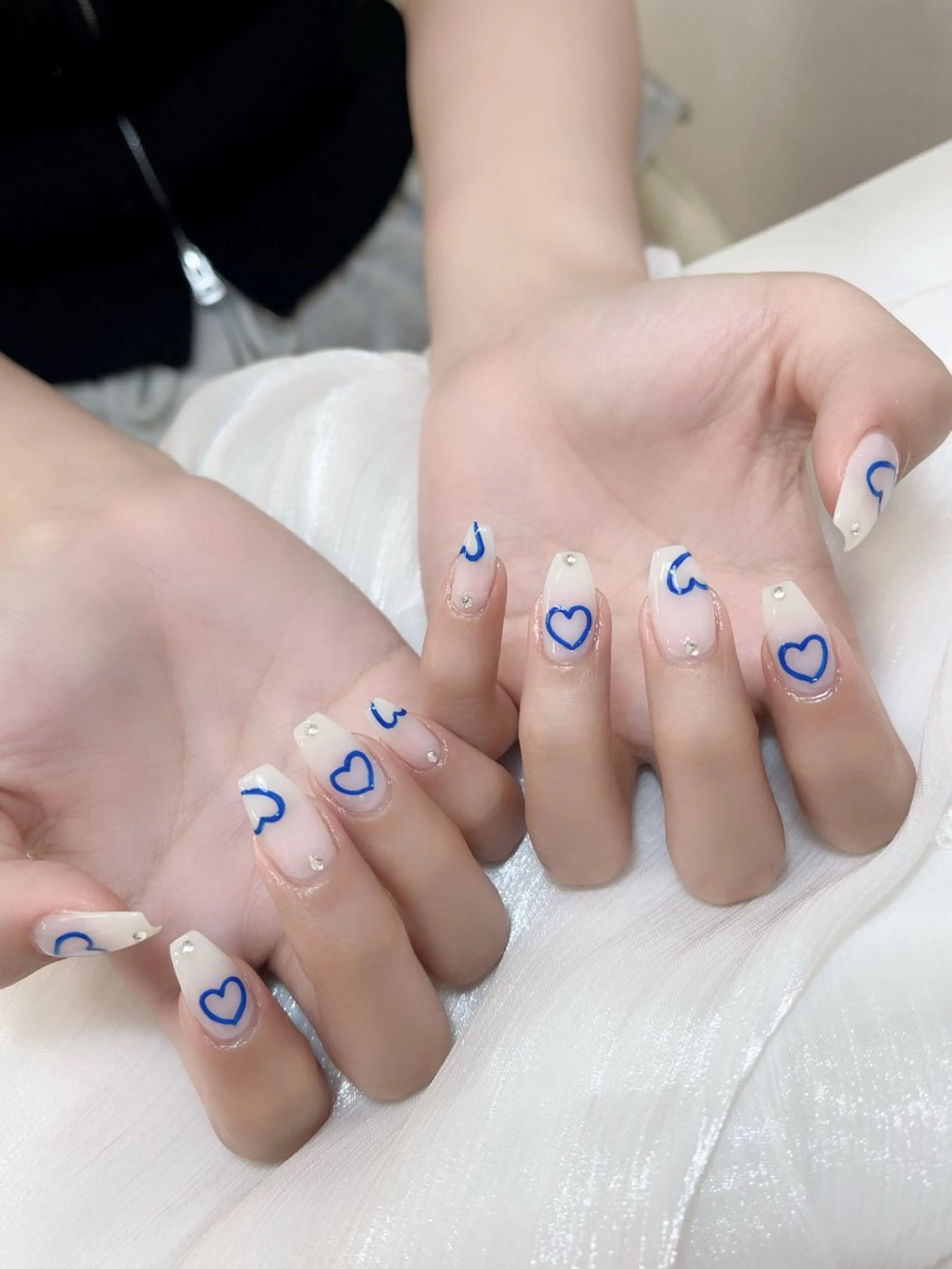 ネイル チークネイル フレンチネイル グラデーション キラキラネイル 韓国ネイル ハンドネイル DUO   MI nail salonのネイルデザイン