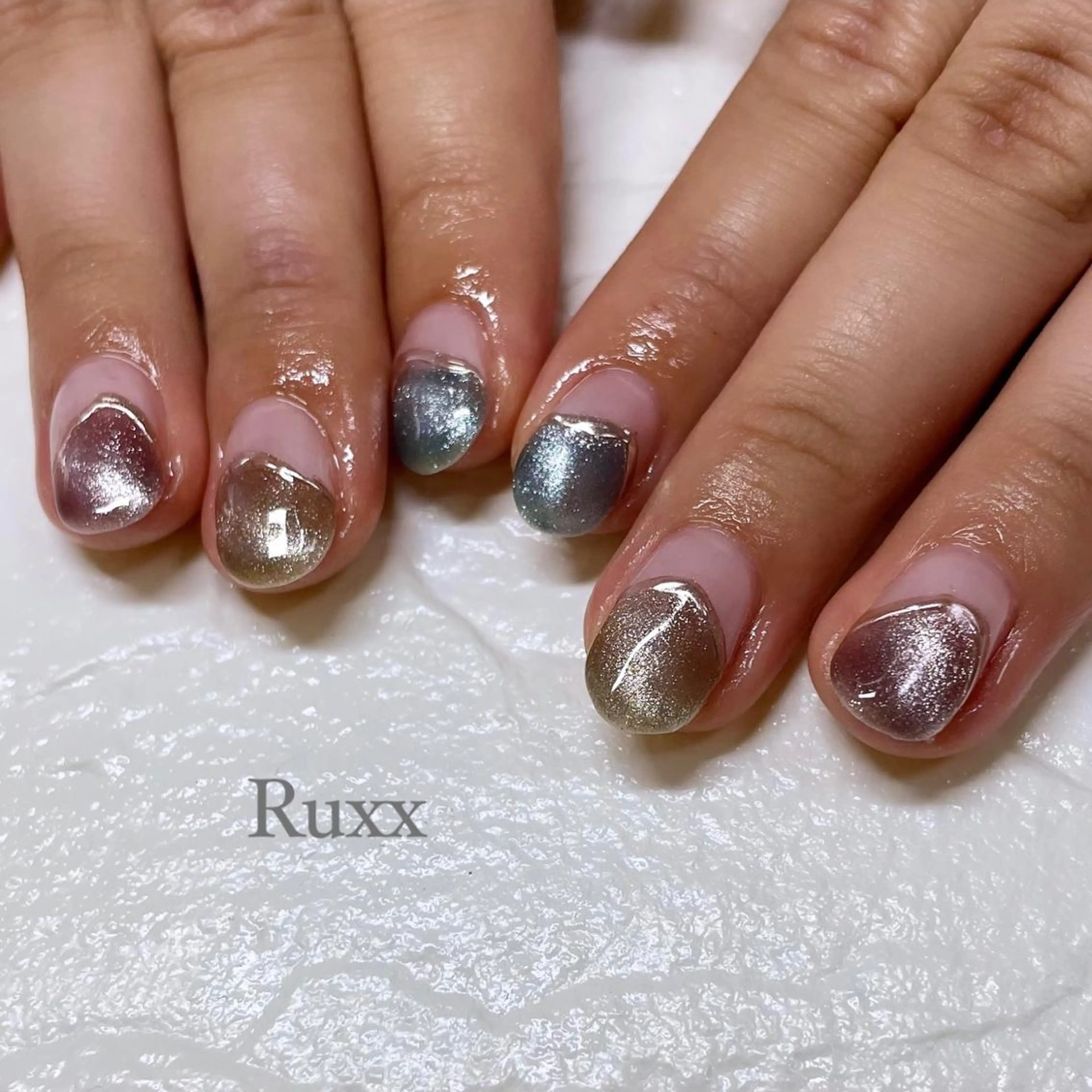 ネイル フレンチネイル ジェルネイル キラキラネイル マグネットネイル 持ち込み Ruxx nailのネイルデザイン