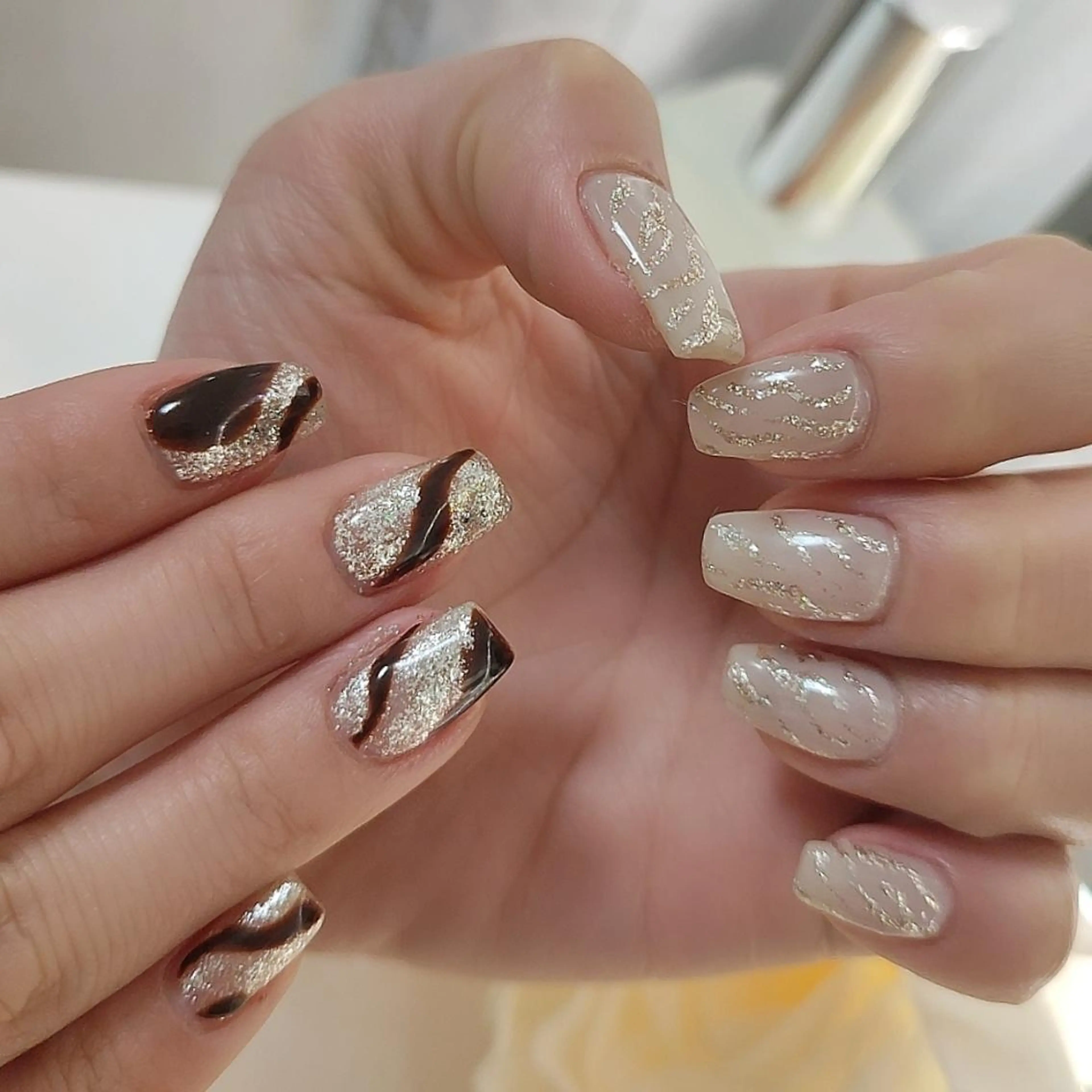 ネイル ハンドネイル RUNWAY 　　の眉毛・アイブロウイメージ