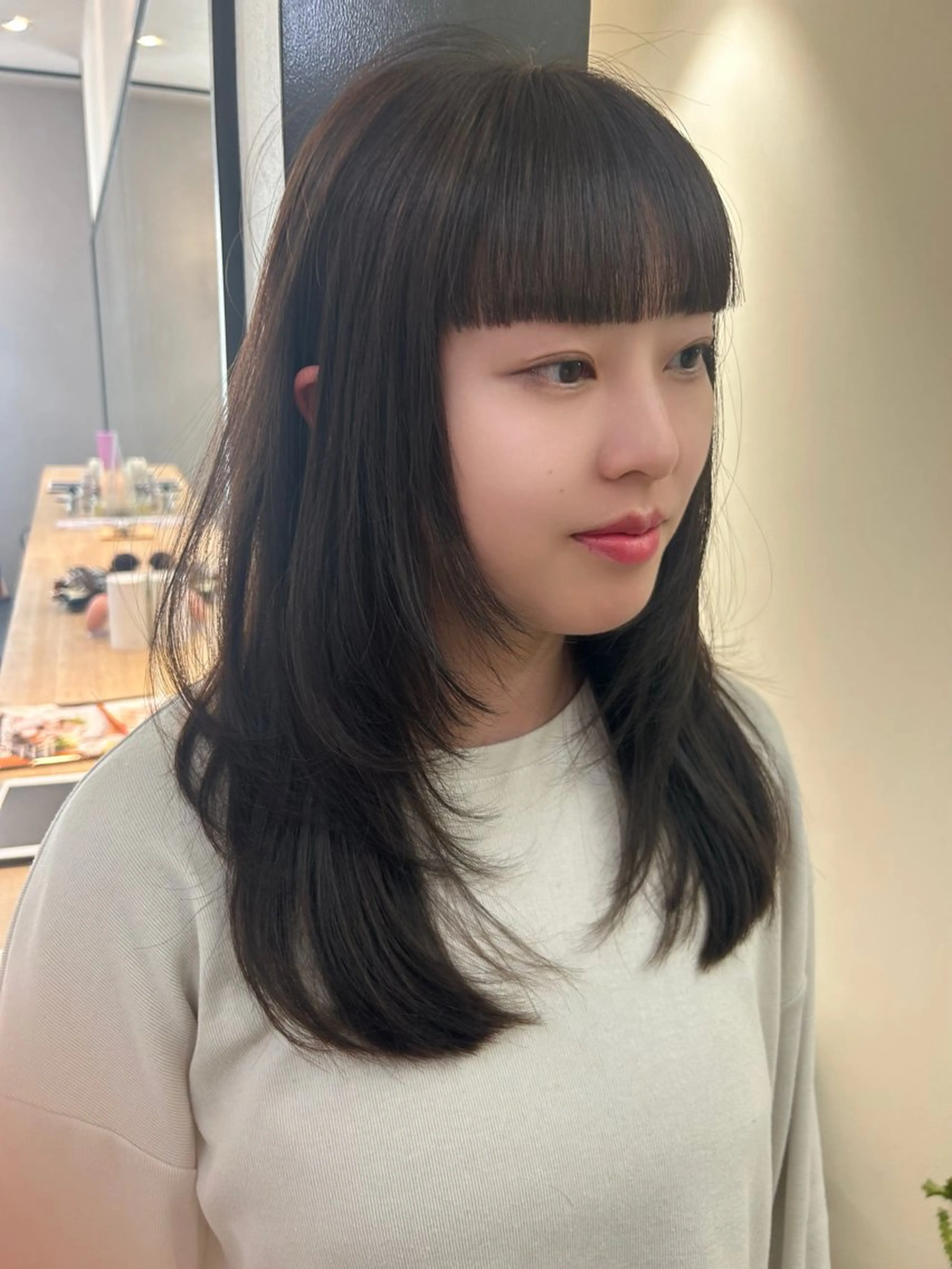 ロング カラー 透明感カラー グレージュ レイヤーカット hub hair レイヤー/透明感のヘアスタイル