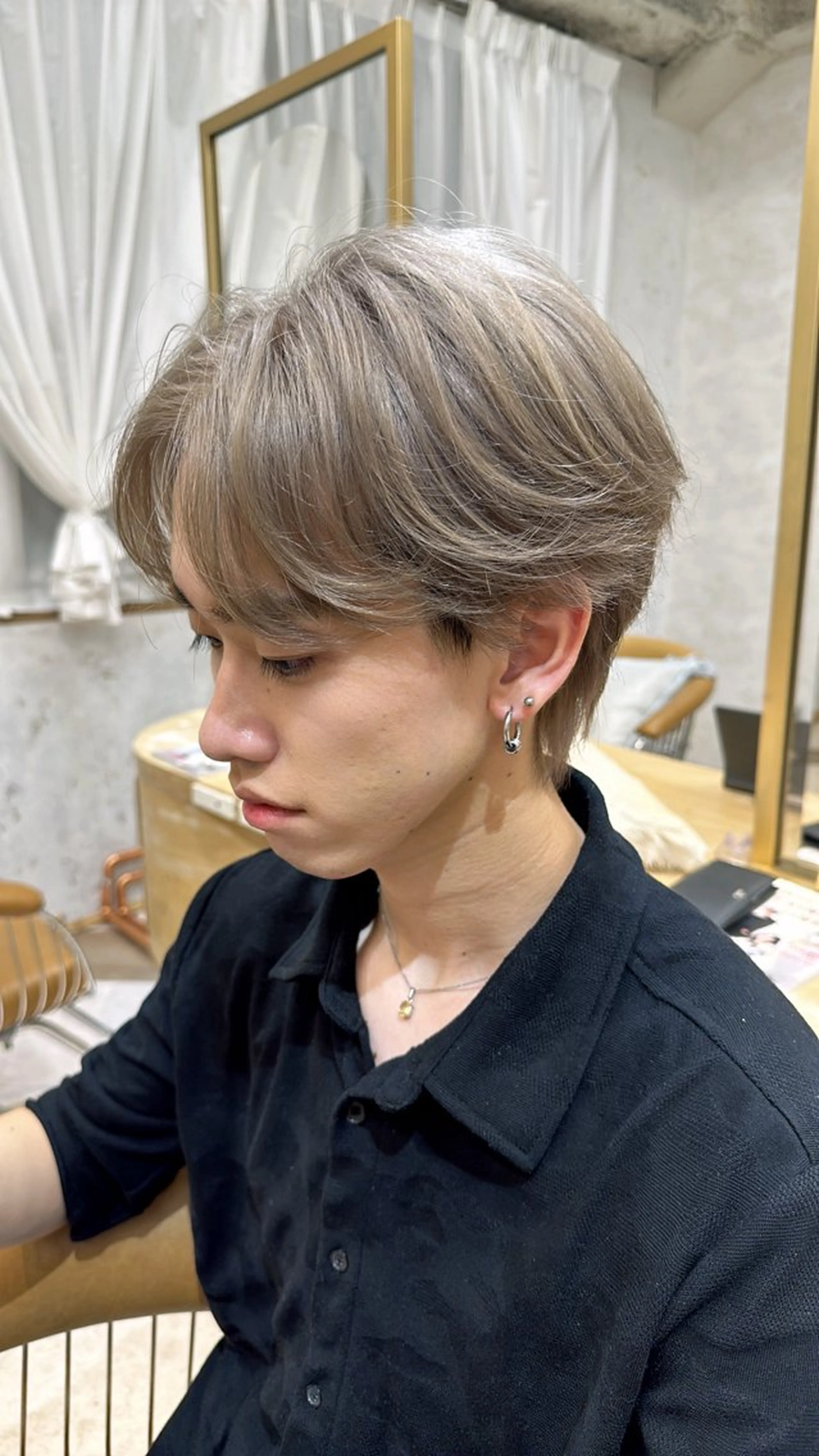 カラー メンズ メンズブリーチ ブリーチ ヘアカラー トリートメント 荻野 峻輔/レイヤー /ハッシュ/透明感のヘアスタイル