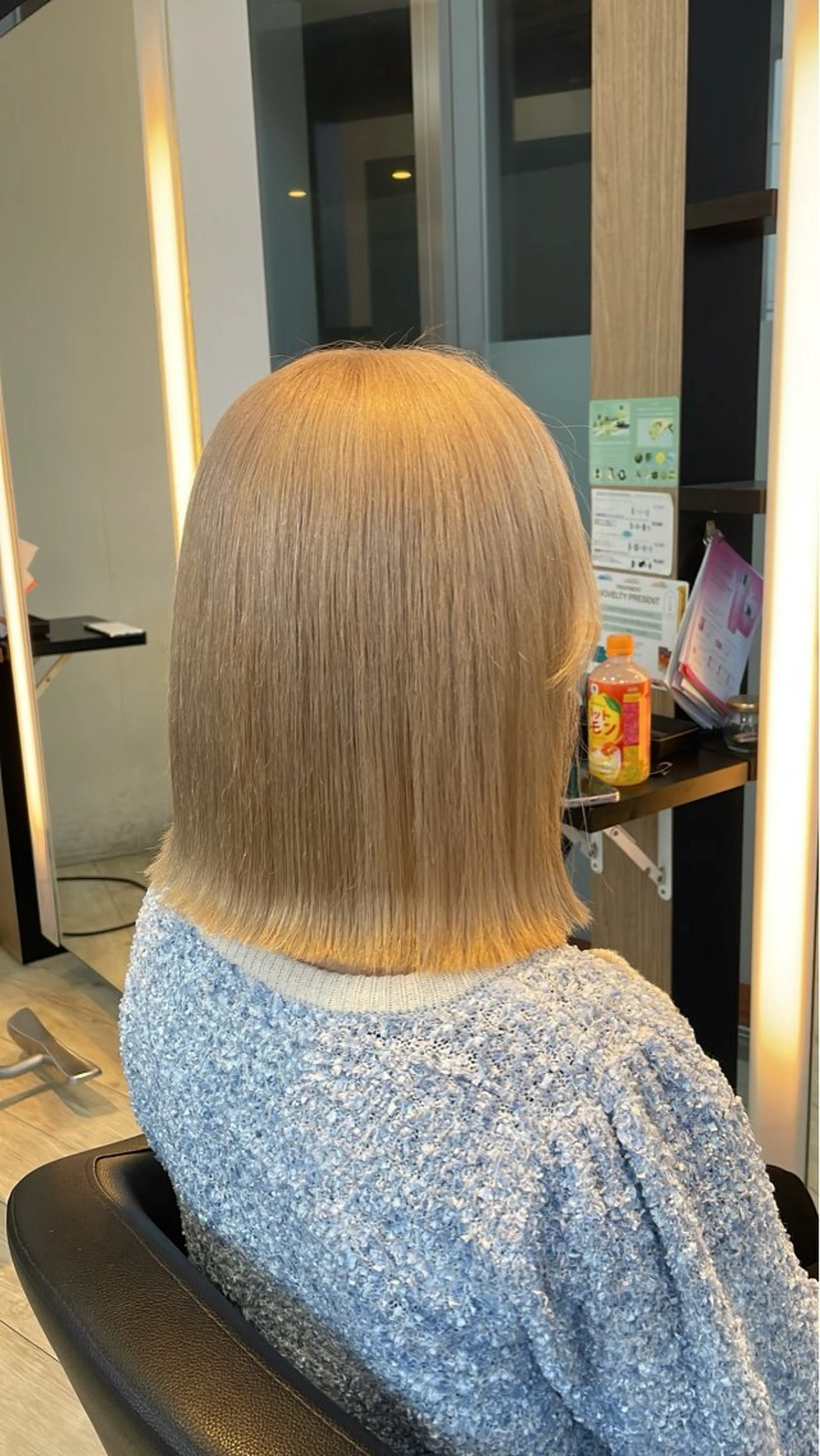 ショート カラー ブリーチ/髪質改善/ ハイトーン/暖色のヘアスタイル