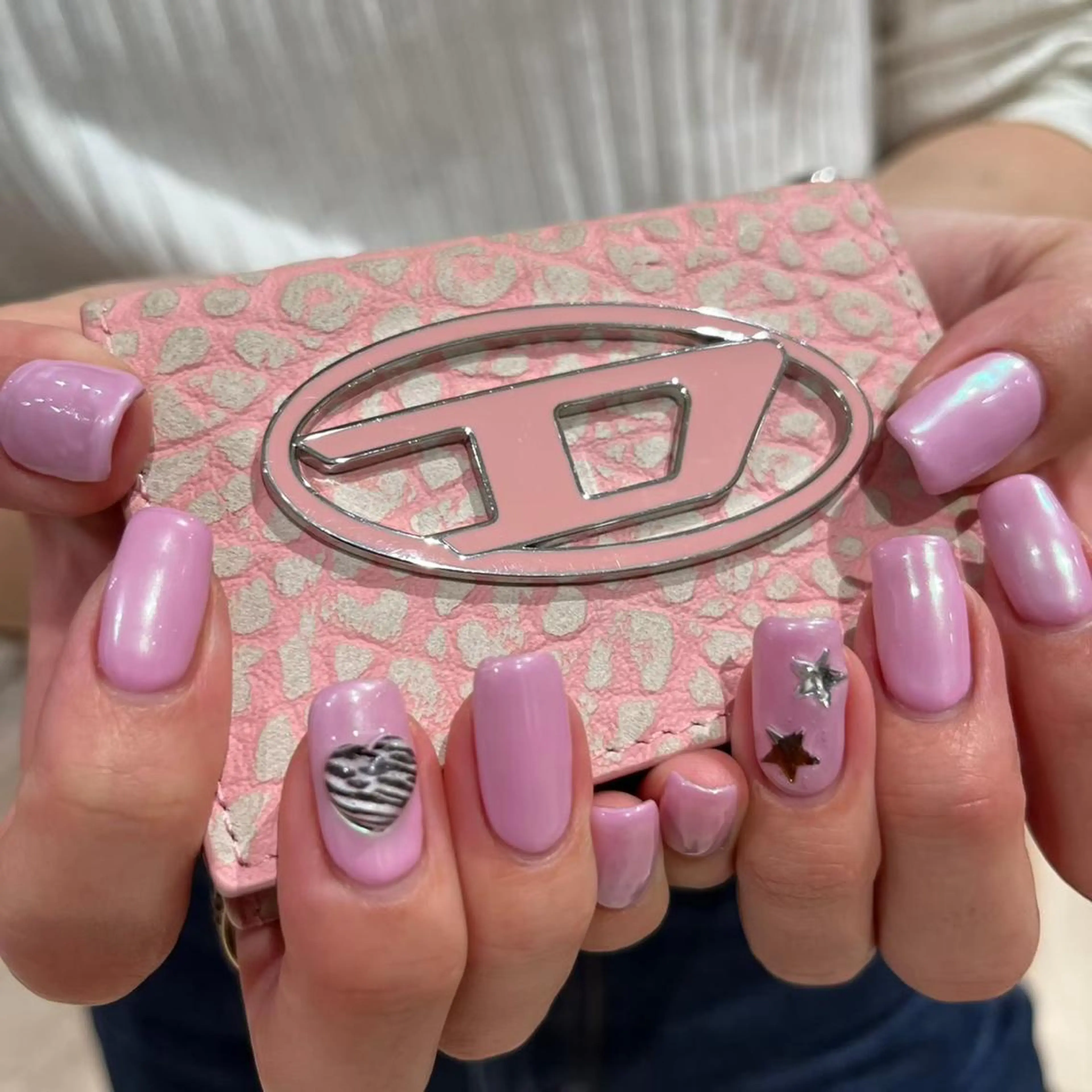 ネイル オーロラネイル ラメ(グリッター) コトミ【メンズ特化】 女子ウケ提案🫶🏻のヘアスタイル