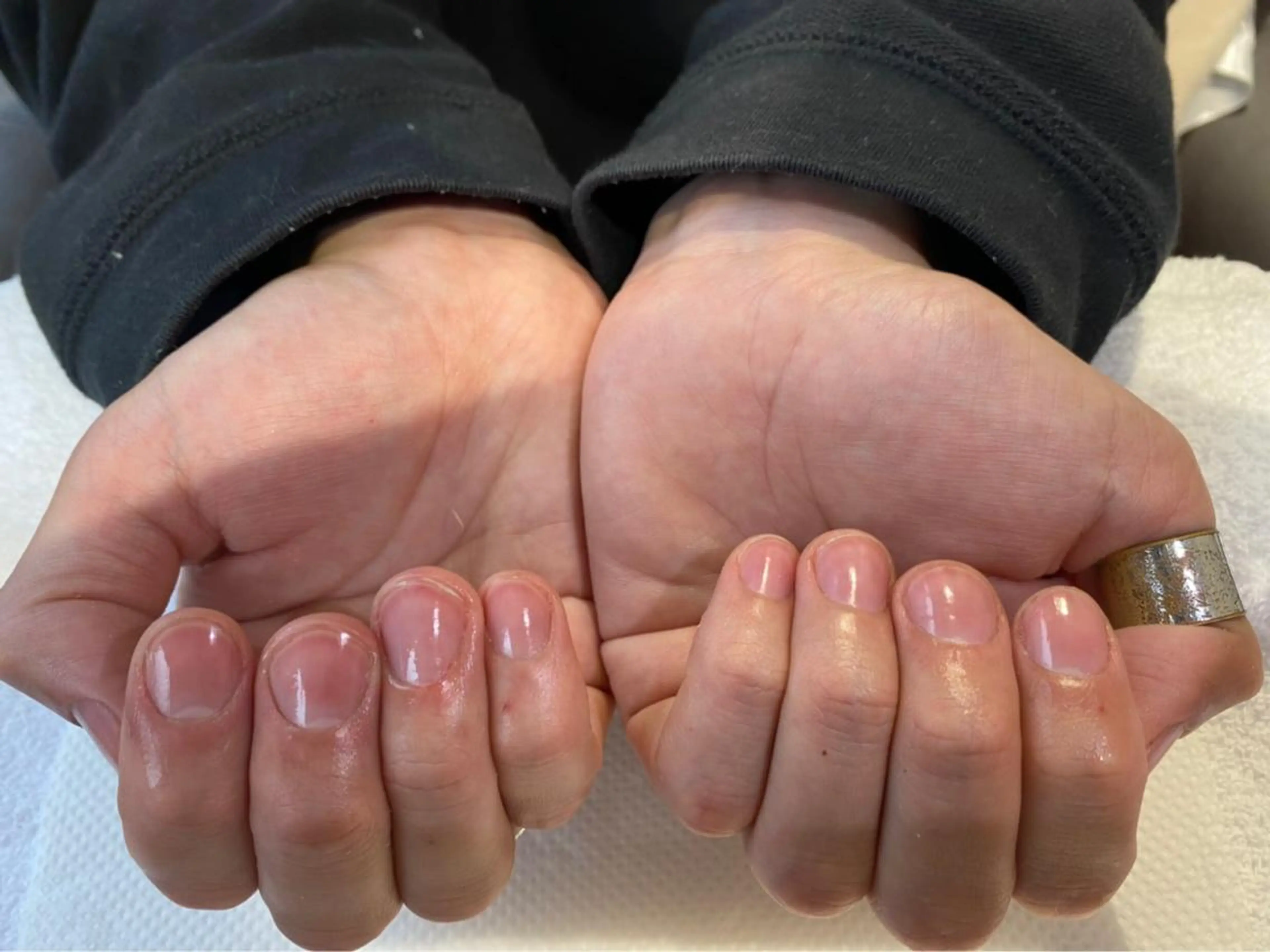 ハンドケア litva 鏡ほのかの眉毛・アイブロウイメージ