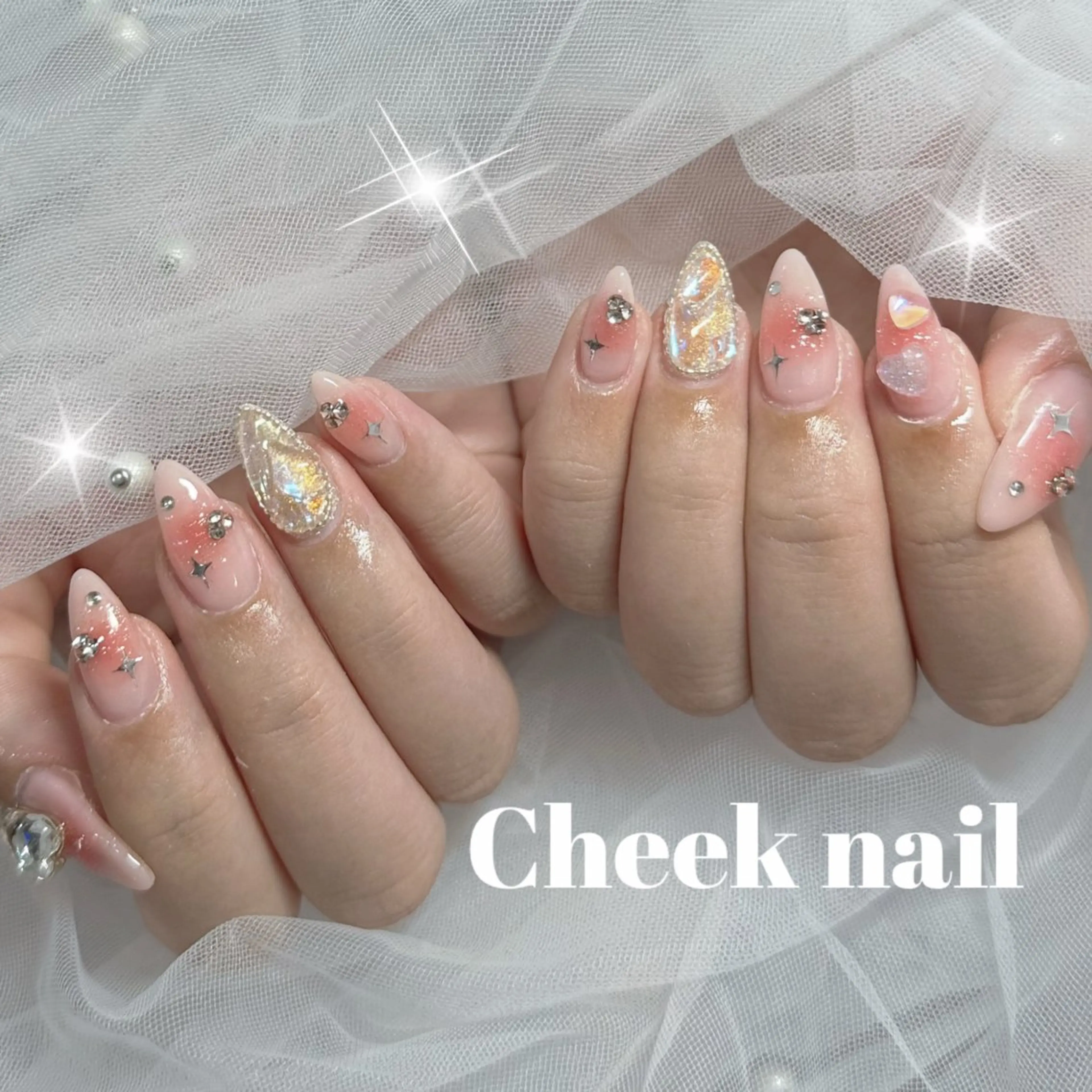 ネイル ハンドネイル フットネイル LAVISH nanamiのネイルデザイン