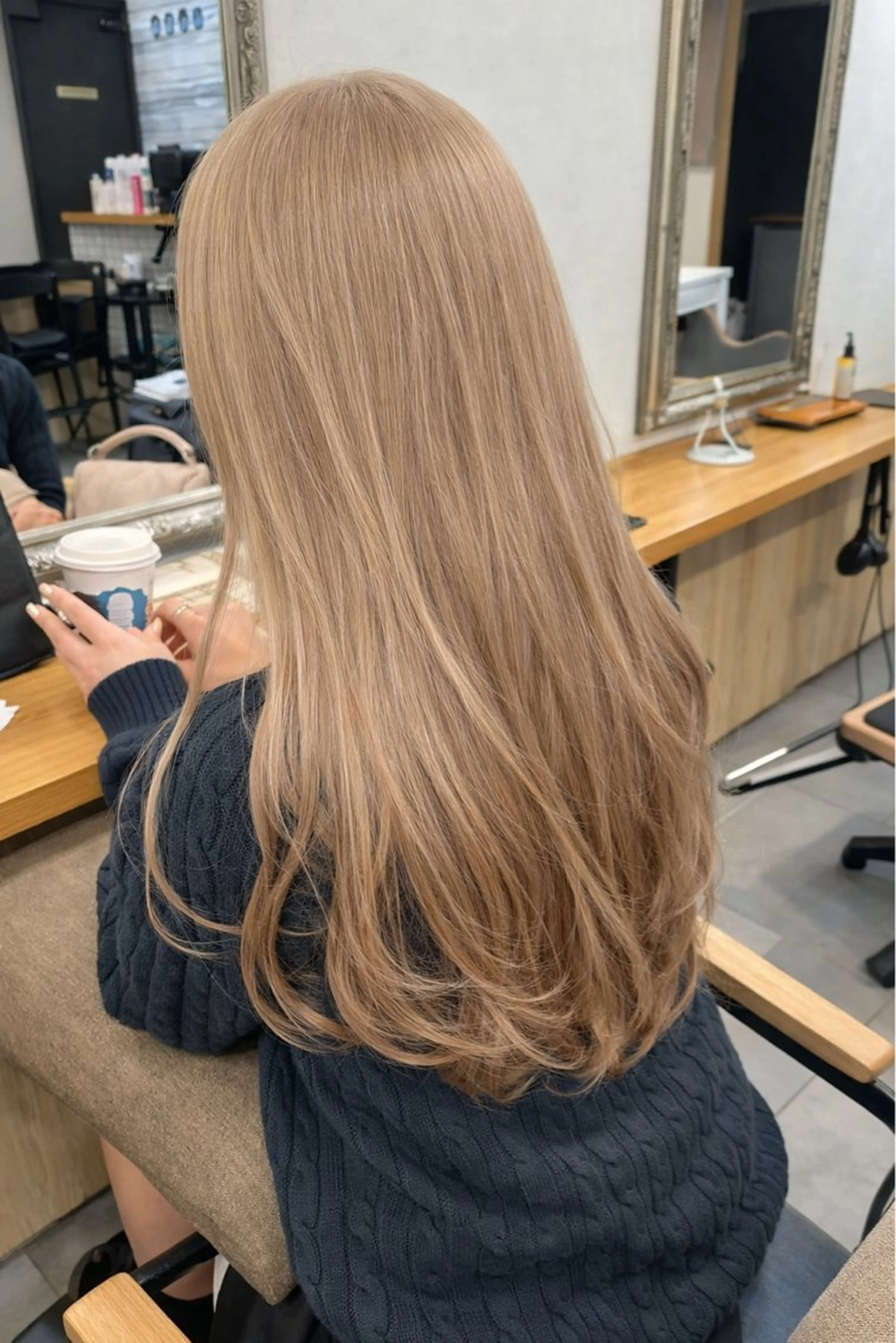 カラー ヘアカラー 風愛🩵表参道 🩵ハイトーンのヘアスタイル