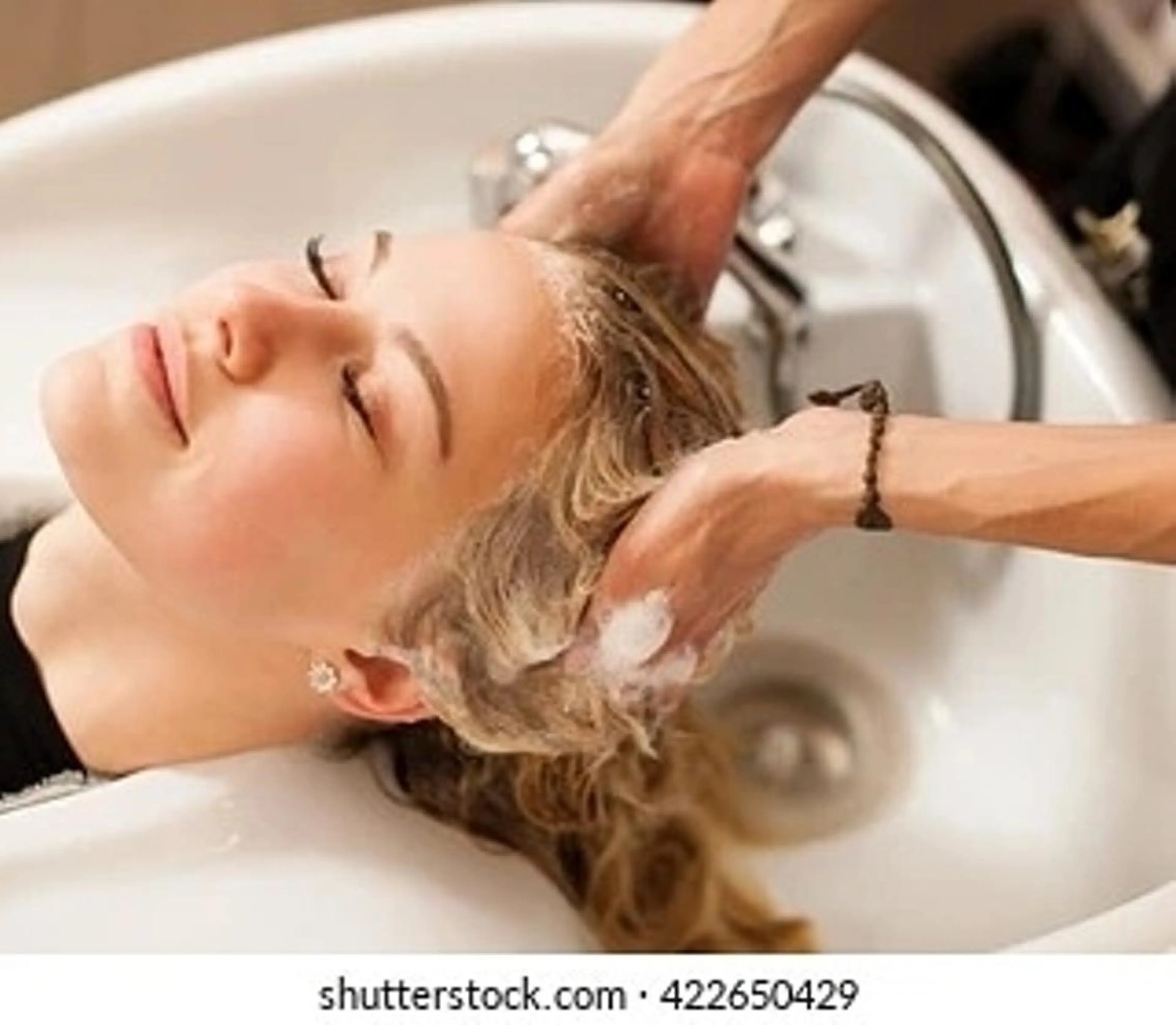 スリーステップトリートメント、極端に長い場合一部金額変わります。　火曜日１５時​〜​１７の写真