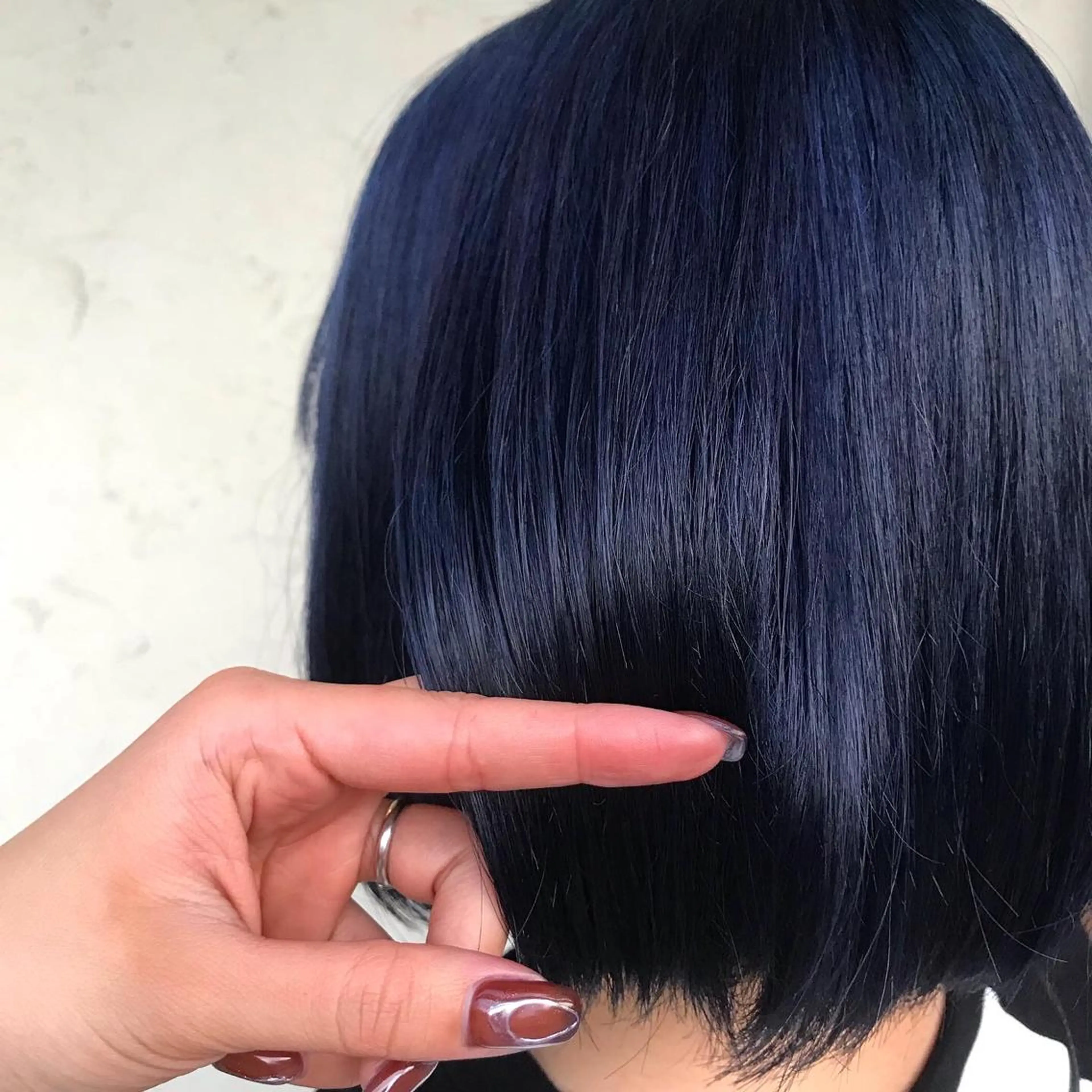 ミディアム カラー 黒髪 ブルーカラー ブルーブラック 透明感韓国ヘア♡ みつきのヘアスタイル