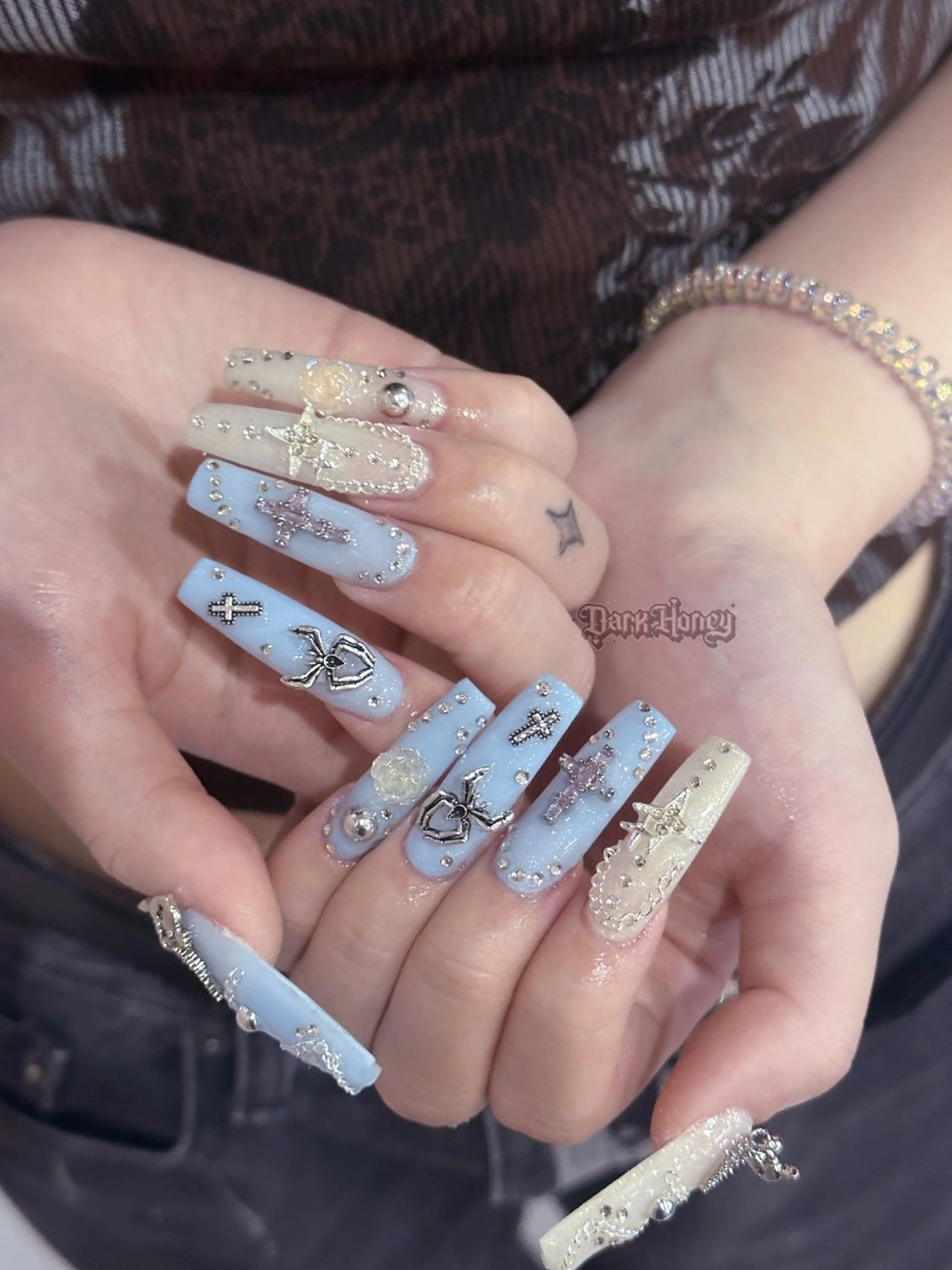 ネイル Dark honey スカルプ専門原宿店のネイルデザイン