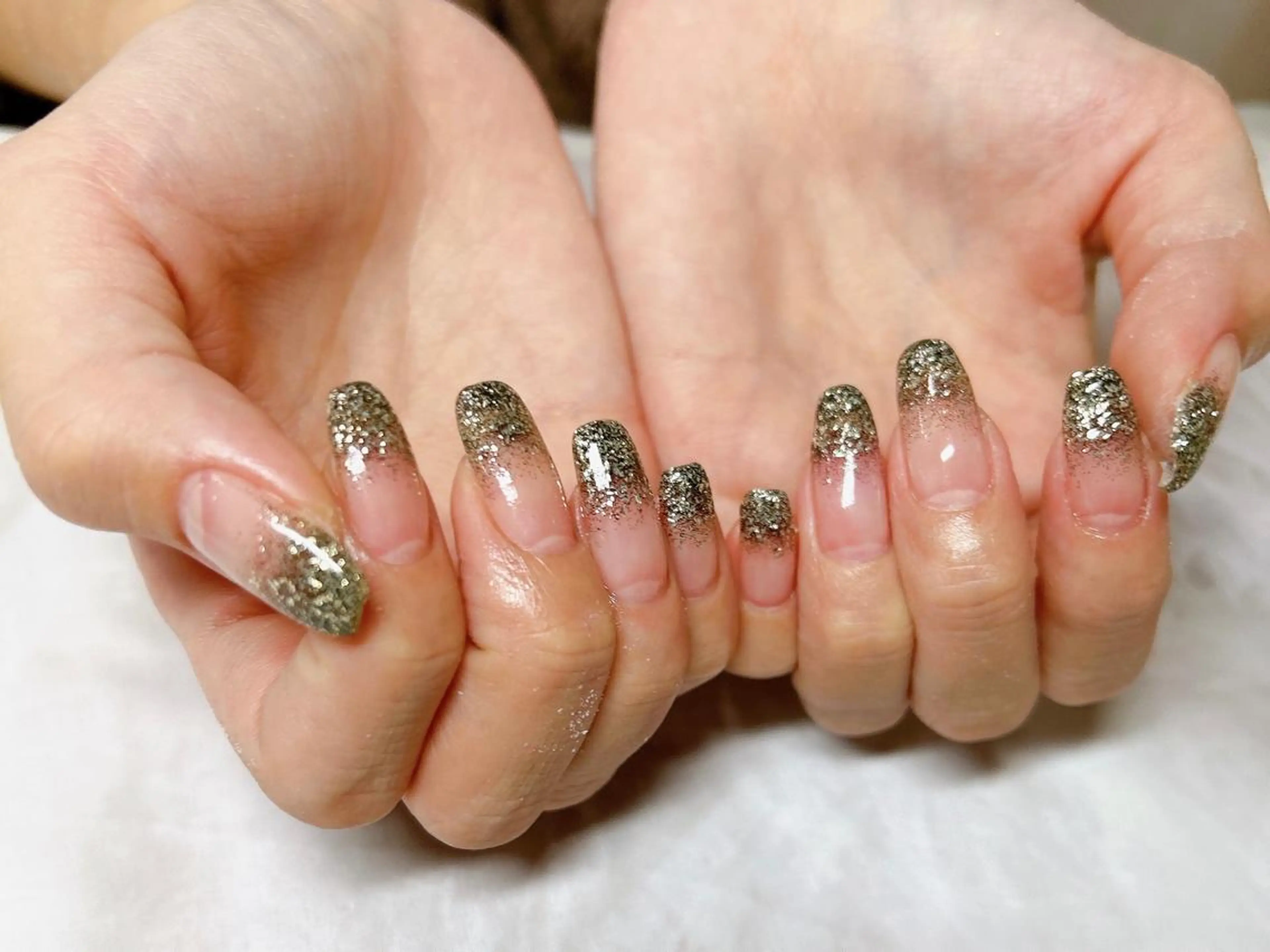 ネイル グラデーション キラキラネイル ラメ(グリッター) ラメグラデーション coconailミユ 🎀のネイルデザイン