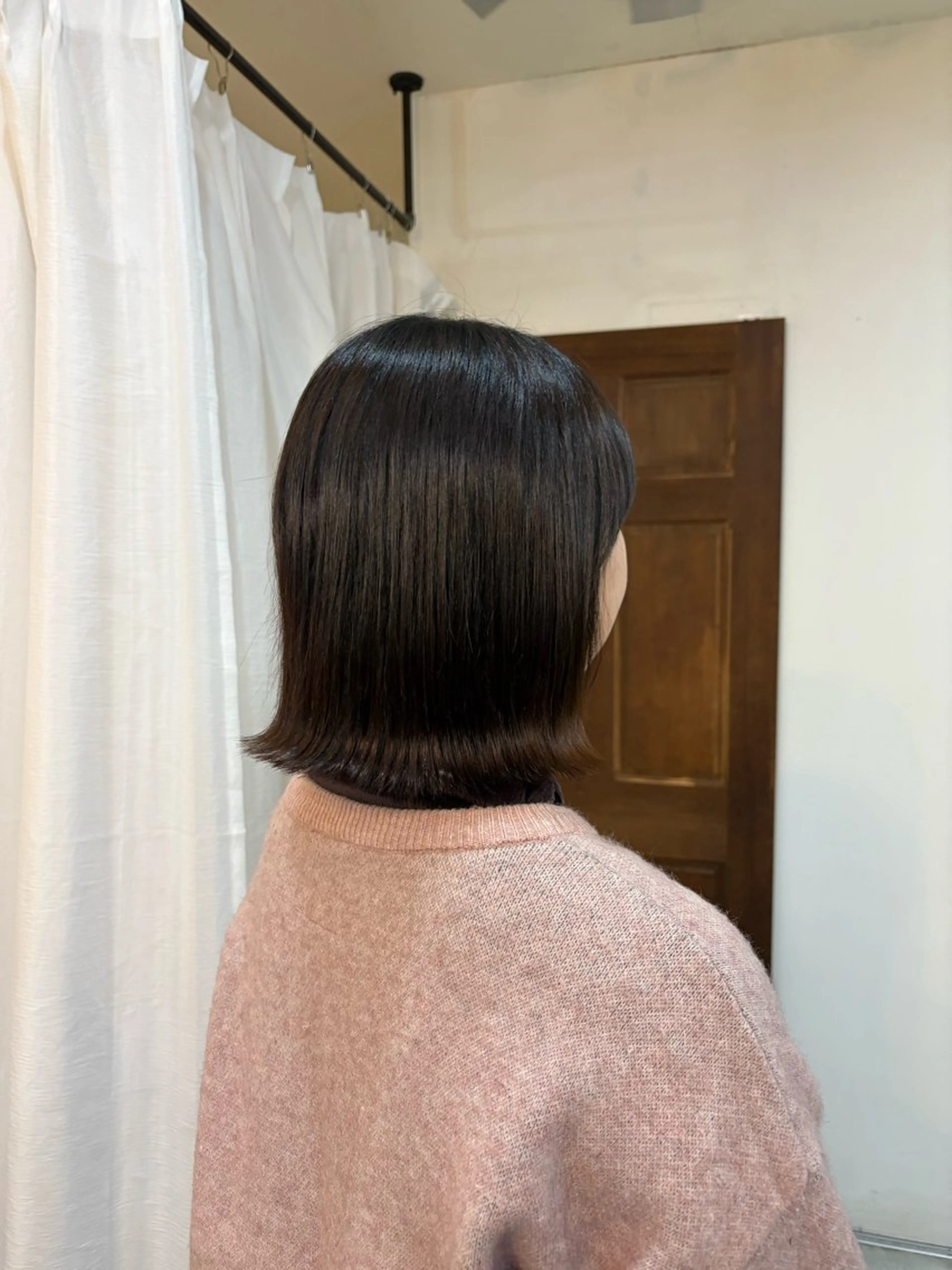 ミディアム ボブ 外ハネヘア 顔周りカット ピンク カラー🩰りりのヘアスタイル
