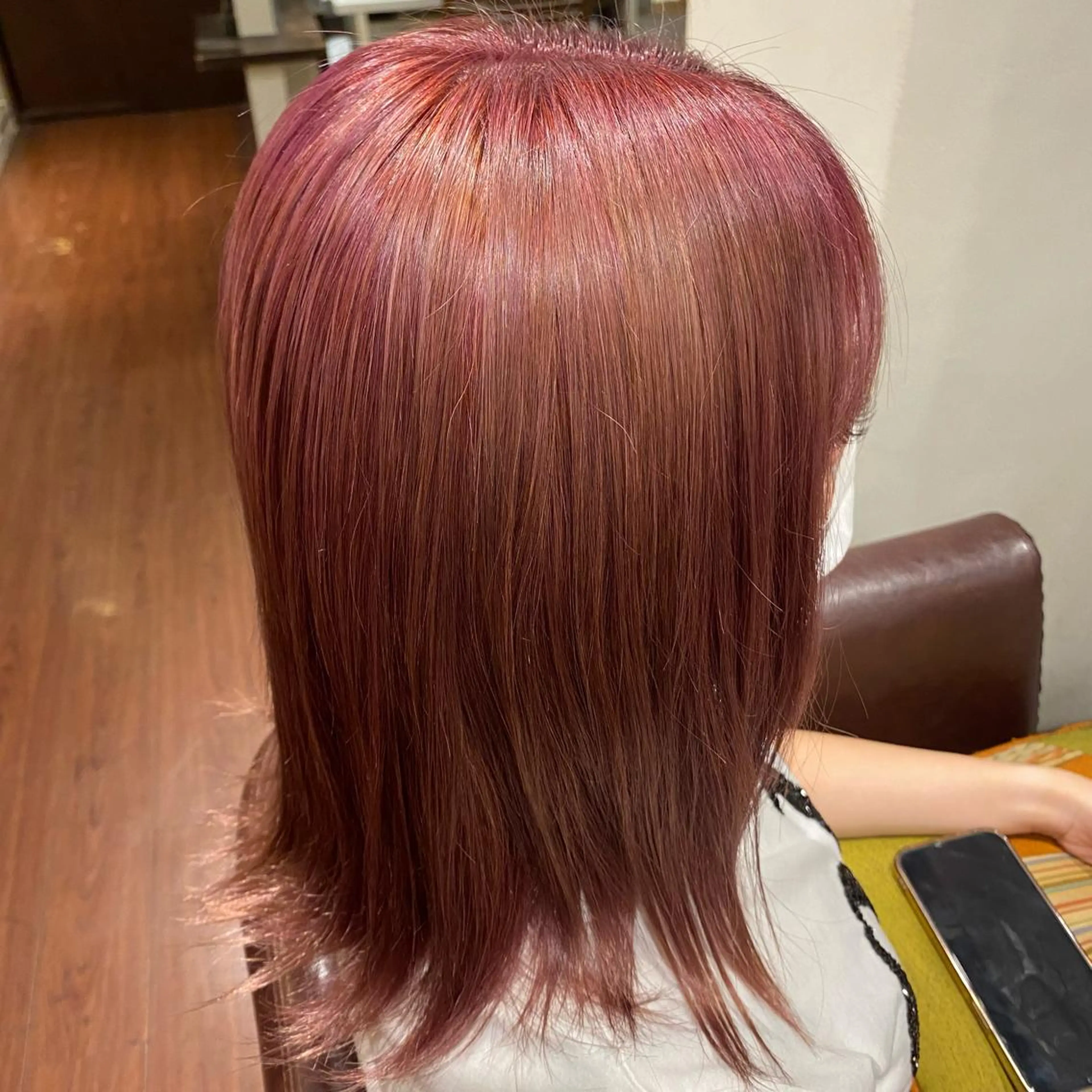 ミディアム 水谷 菜央のヘアスタイル