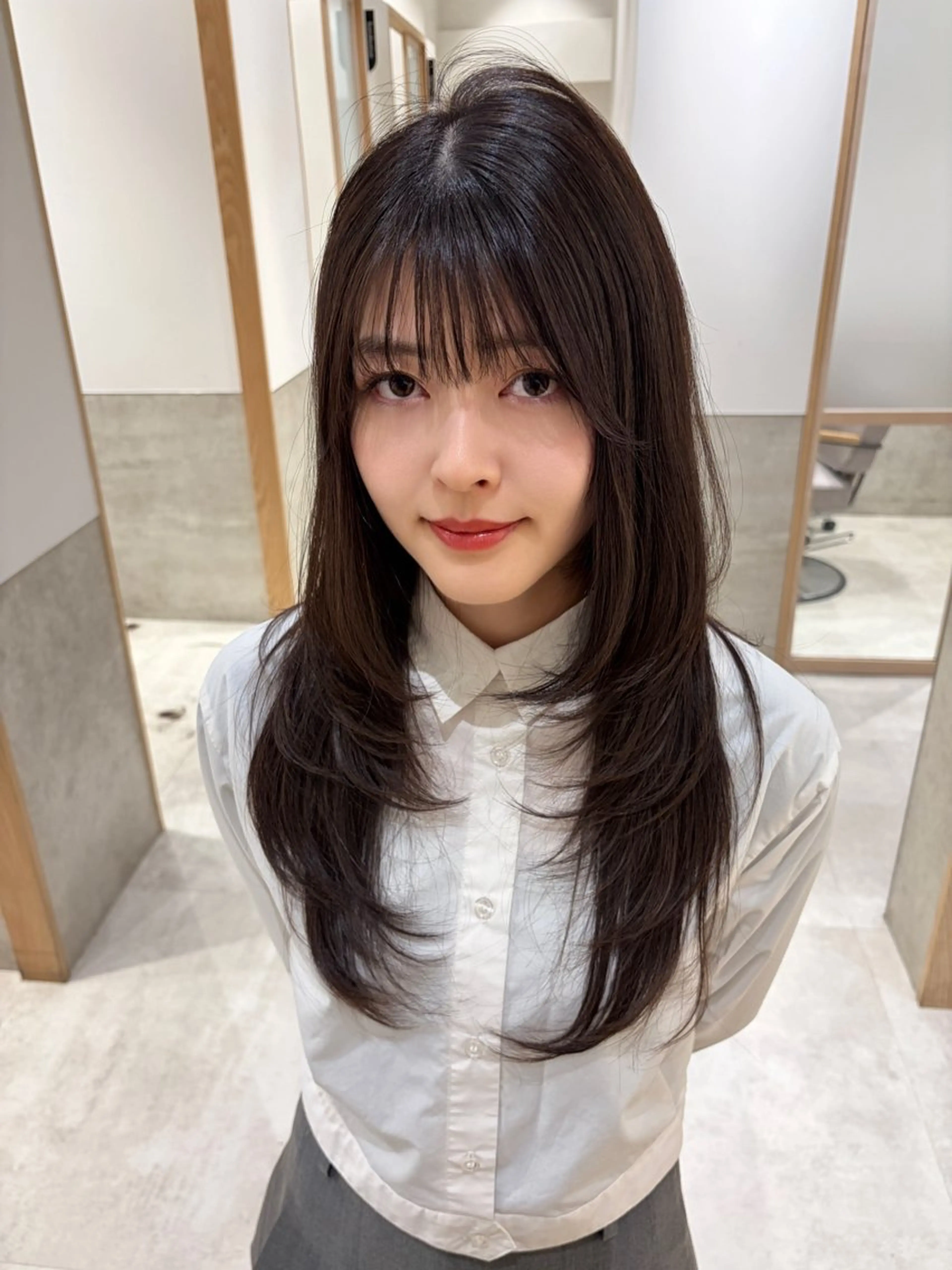 🪞人気No.3🪞 レイヤーカット+1カラー 6600円 ◎ロング料金なし◎の写真